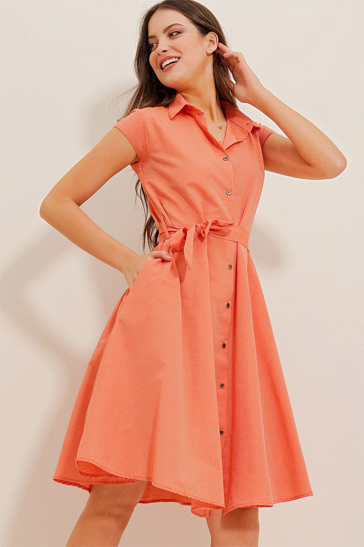 Yavruağzı Kolsuz Keten Dokuma Gömlek Elbise