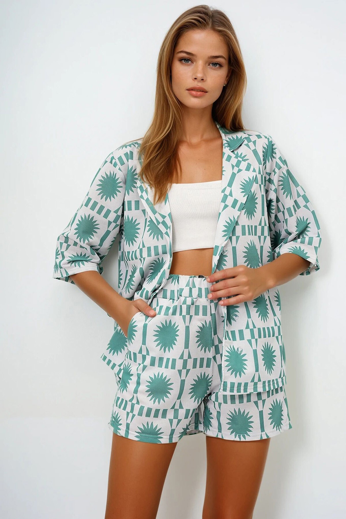 Yeşil Ceket Yaka Desenli Gömlek Ve Çift Cepli Şort Takım