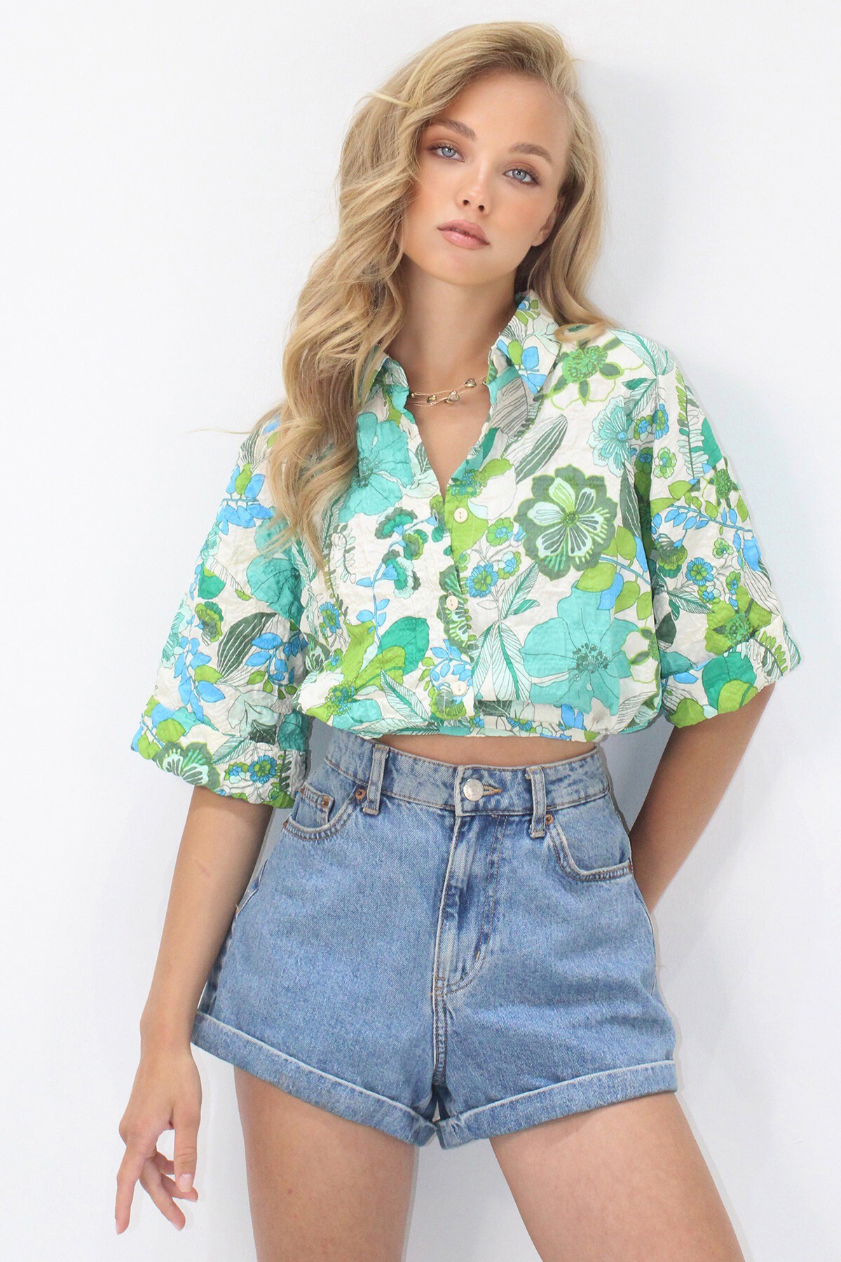 Yeşil Çiçek Desenli Duble Kol Crop Gömlek