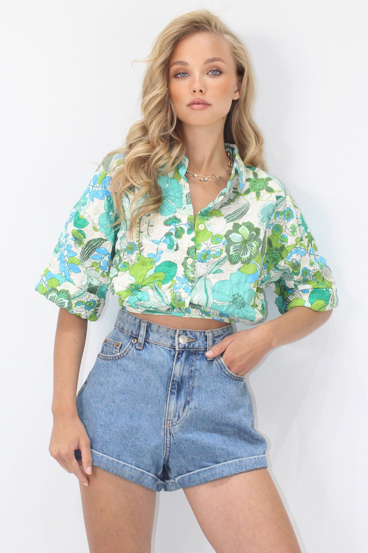 Yeşil Çiçek Desenli Duble Kol Crop Gömlek