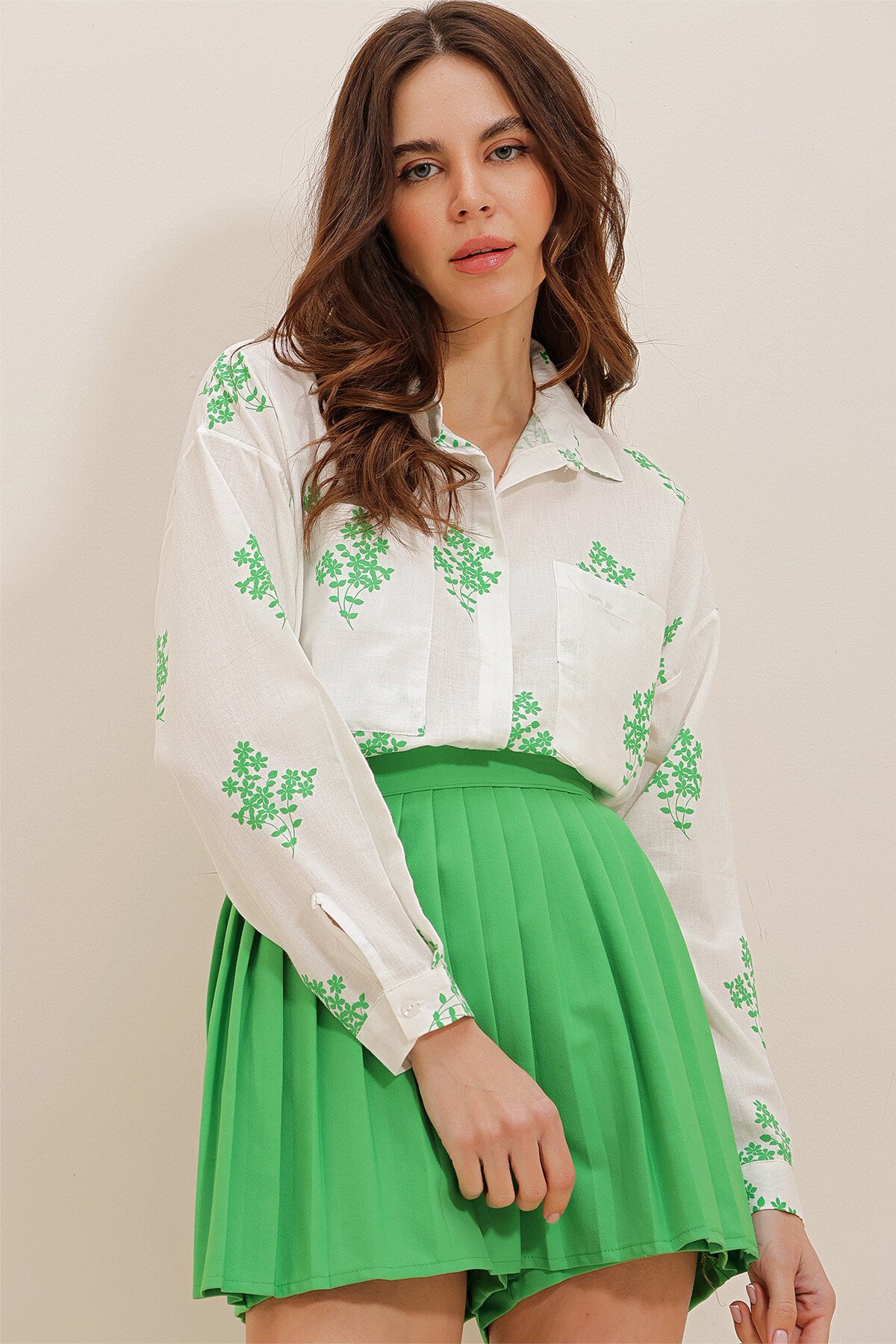 Yeşil Çiçek Desenli Oversize Dokuma Gömlek