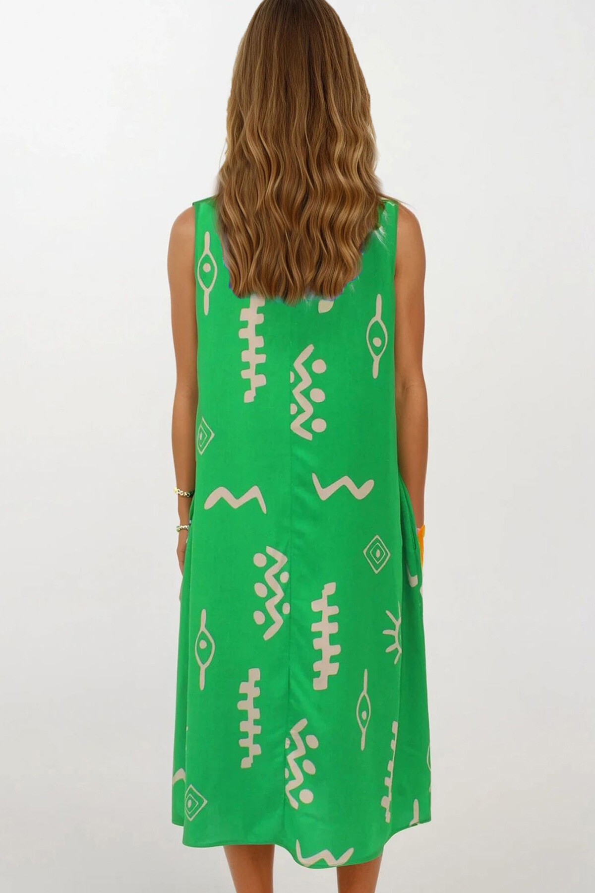 Yeşil Desenli Çift Cepli Kolsuz Rahat Kesim Elbise