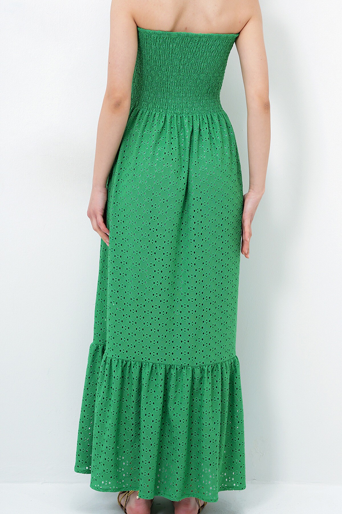 Yeşil Gipeli İçi Astarlı Güpür Straplez Elbise