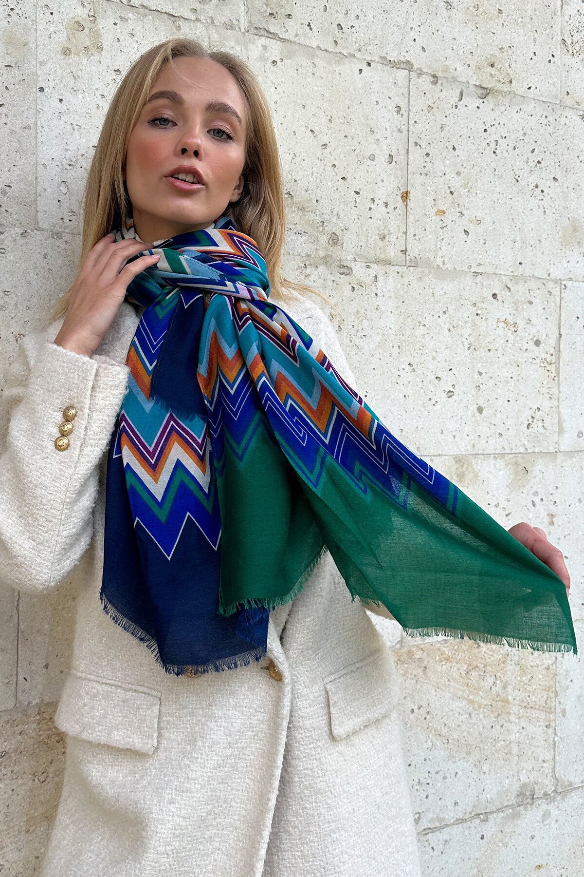 Yeşil Püskül Detaylı Desenli Şal