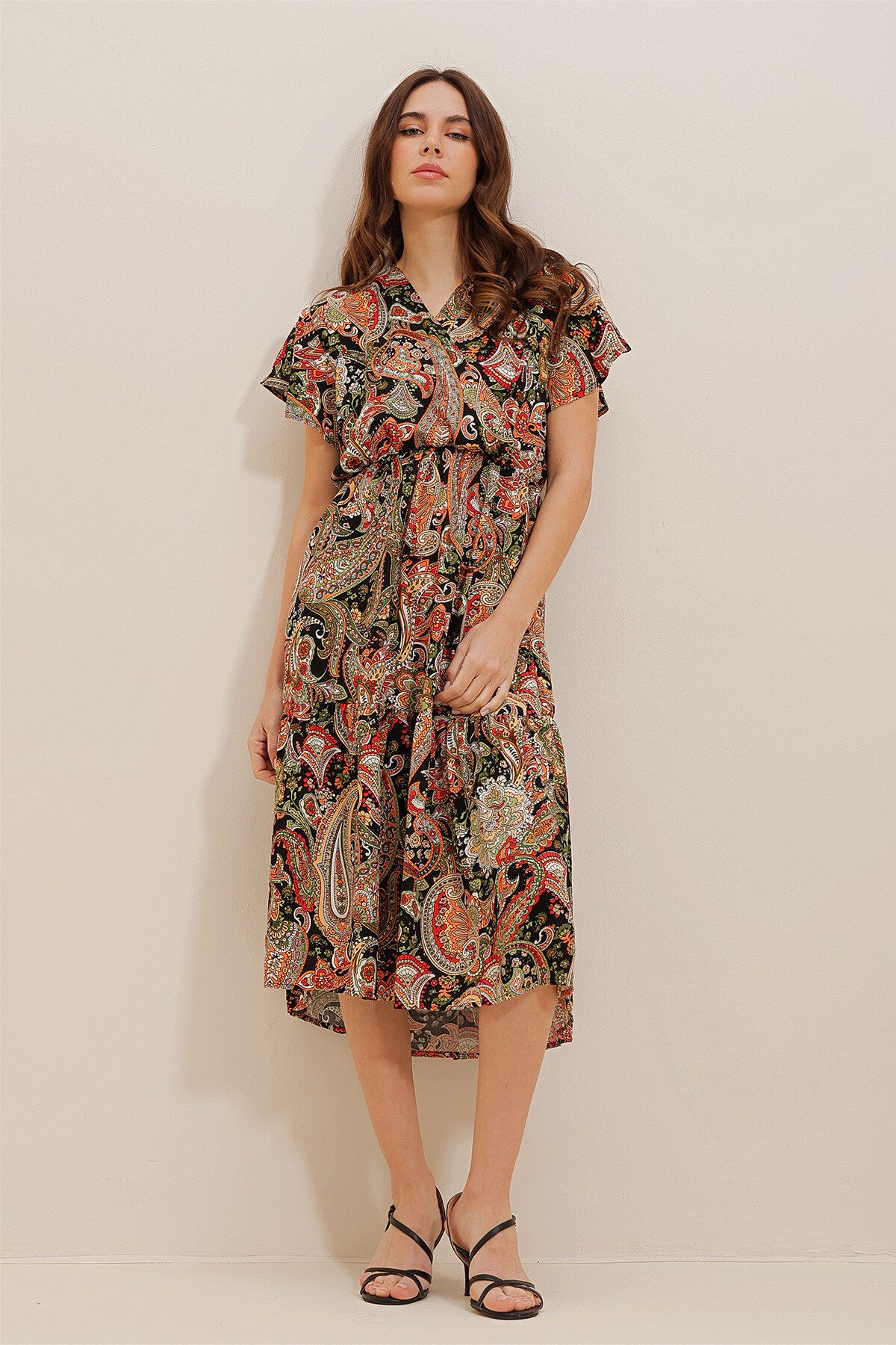 Yeşil-Siyah Kruvaze Yaka Desenli Midiboy Dokuma Viskon Elbise