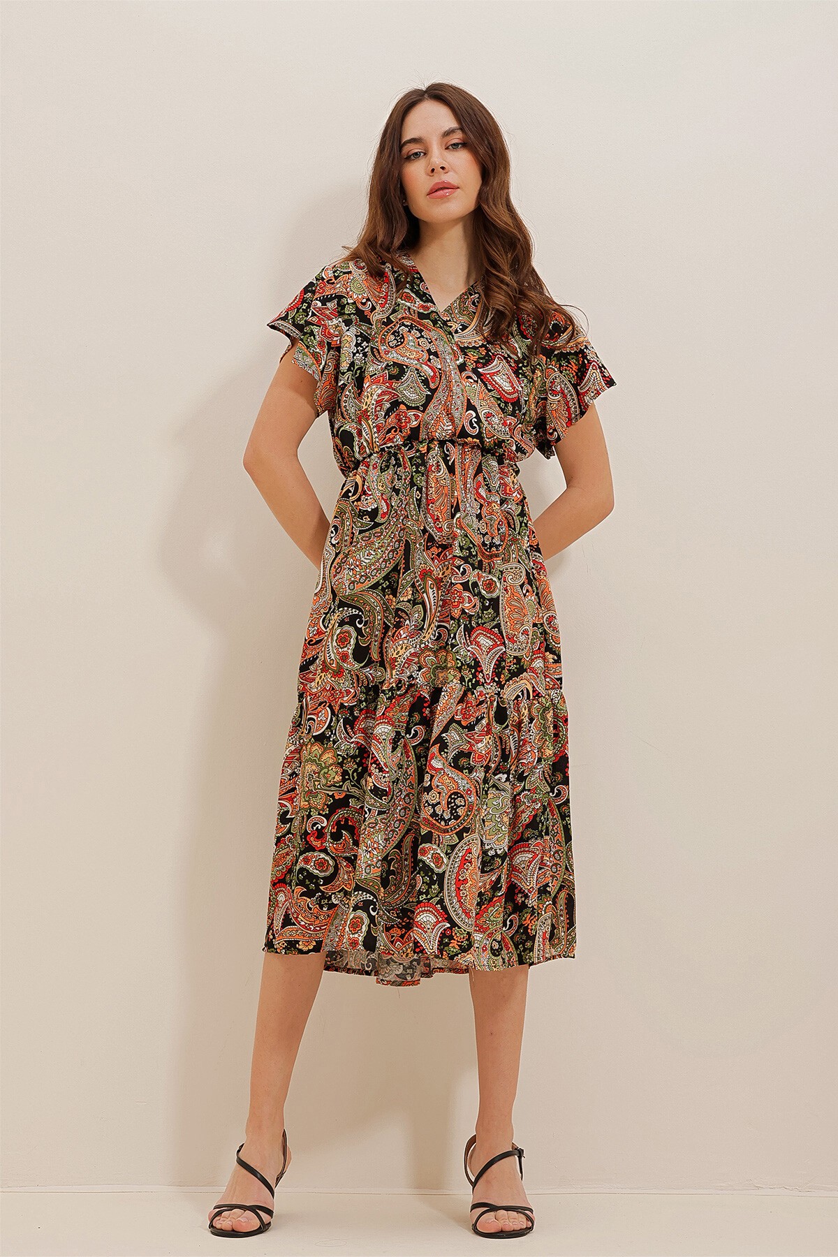 Yeşil-Siyah Kruvaze Yaka Desenli Midiboy Dokuma Viskon Elbise