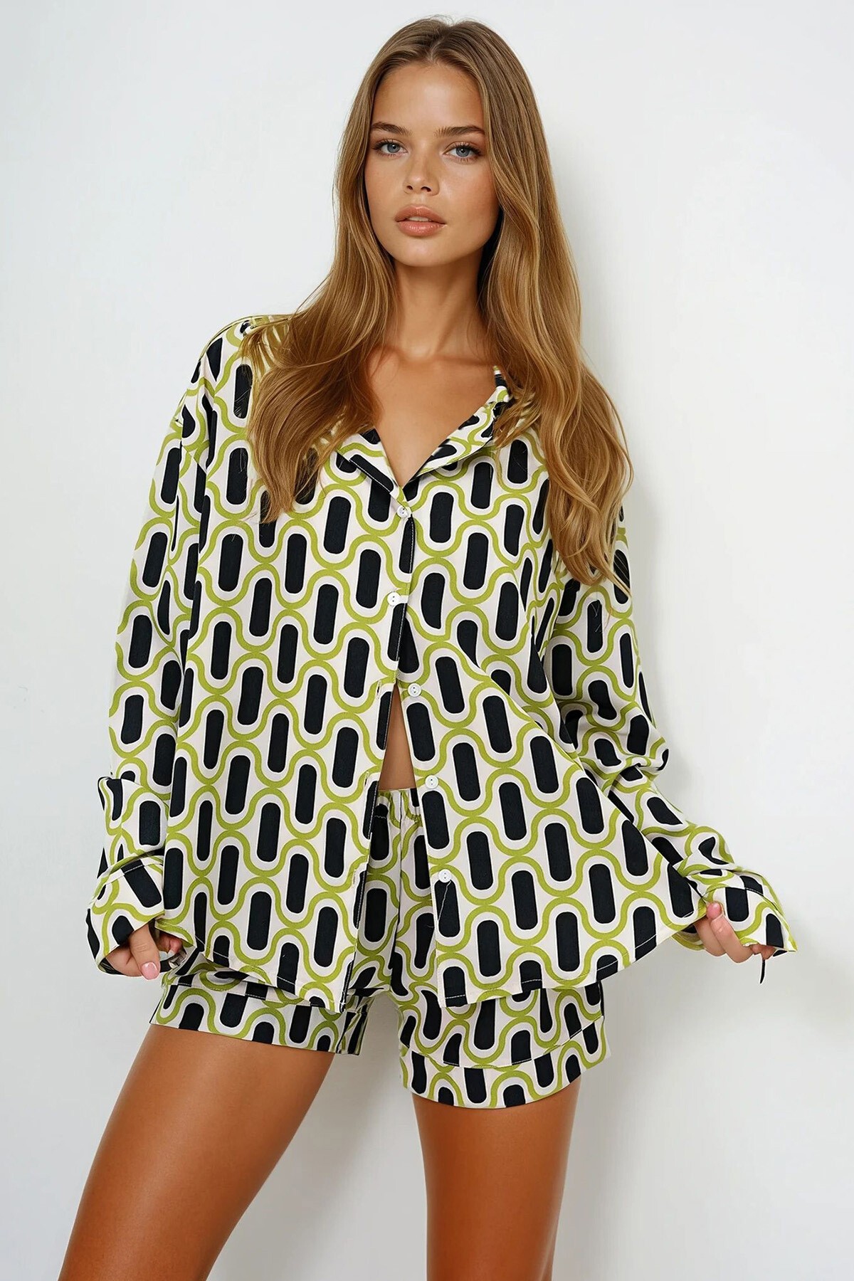 Yeşil Siyah V Yaka Manşet Ve Paça Detaylı Dokuma Yazlık Gömlek Ve Şort Pijama Takım