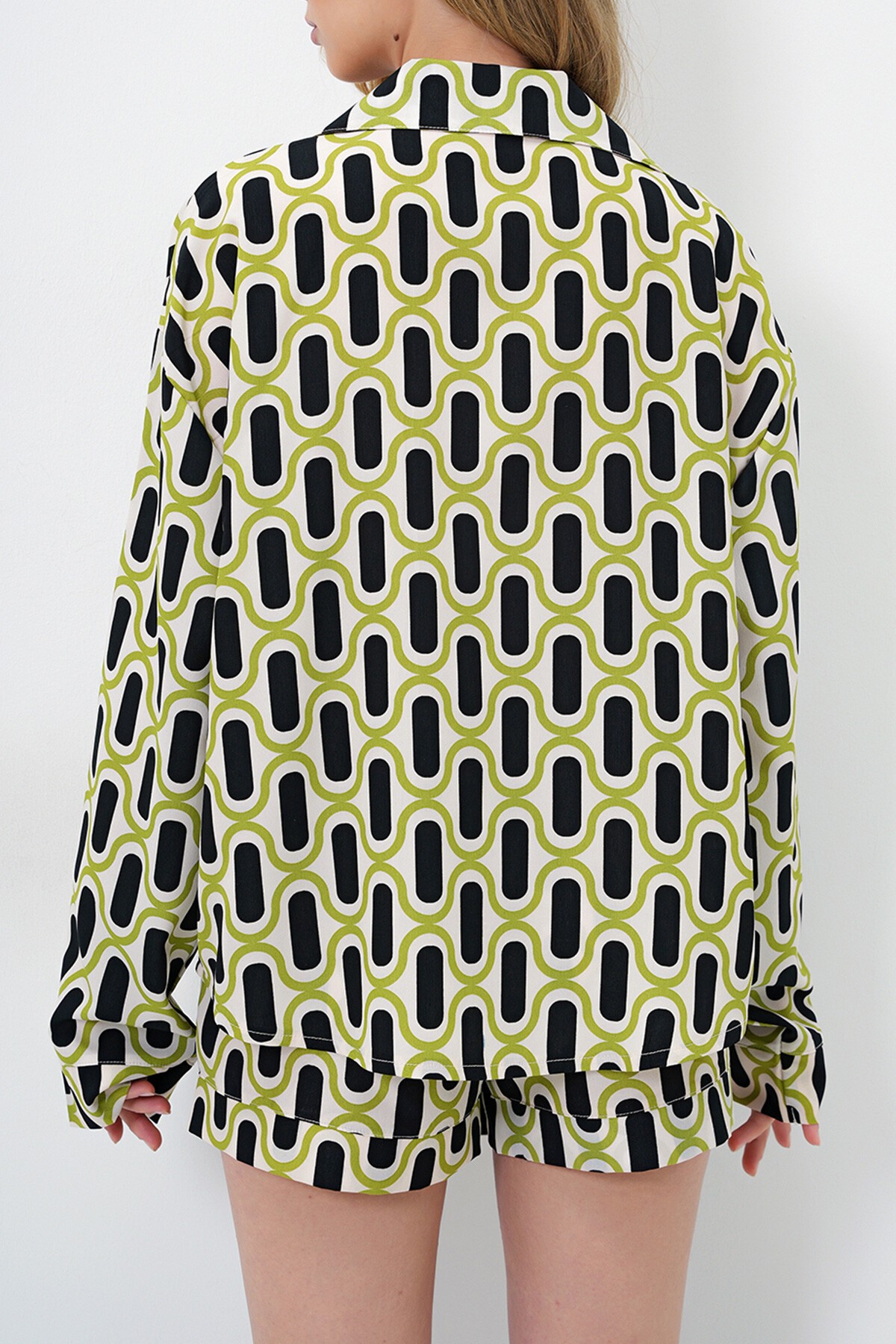 Yeşil Siyah V Yaka Manşet Ve Paça Detaylı Dokuma Yazlık Gömlek Ve Şort Pijama Takım