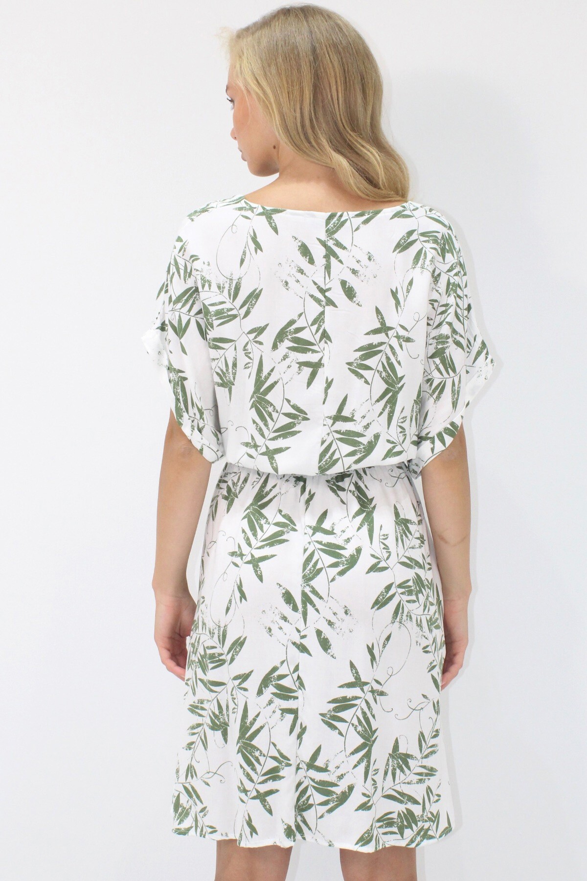 Yeşil V Yaka Çift Cepli Desenli Beli Gipeli Dokuma Viskon Elbise