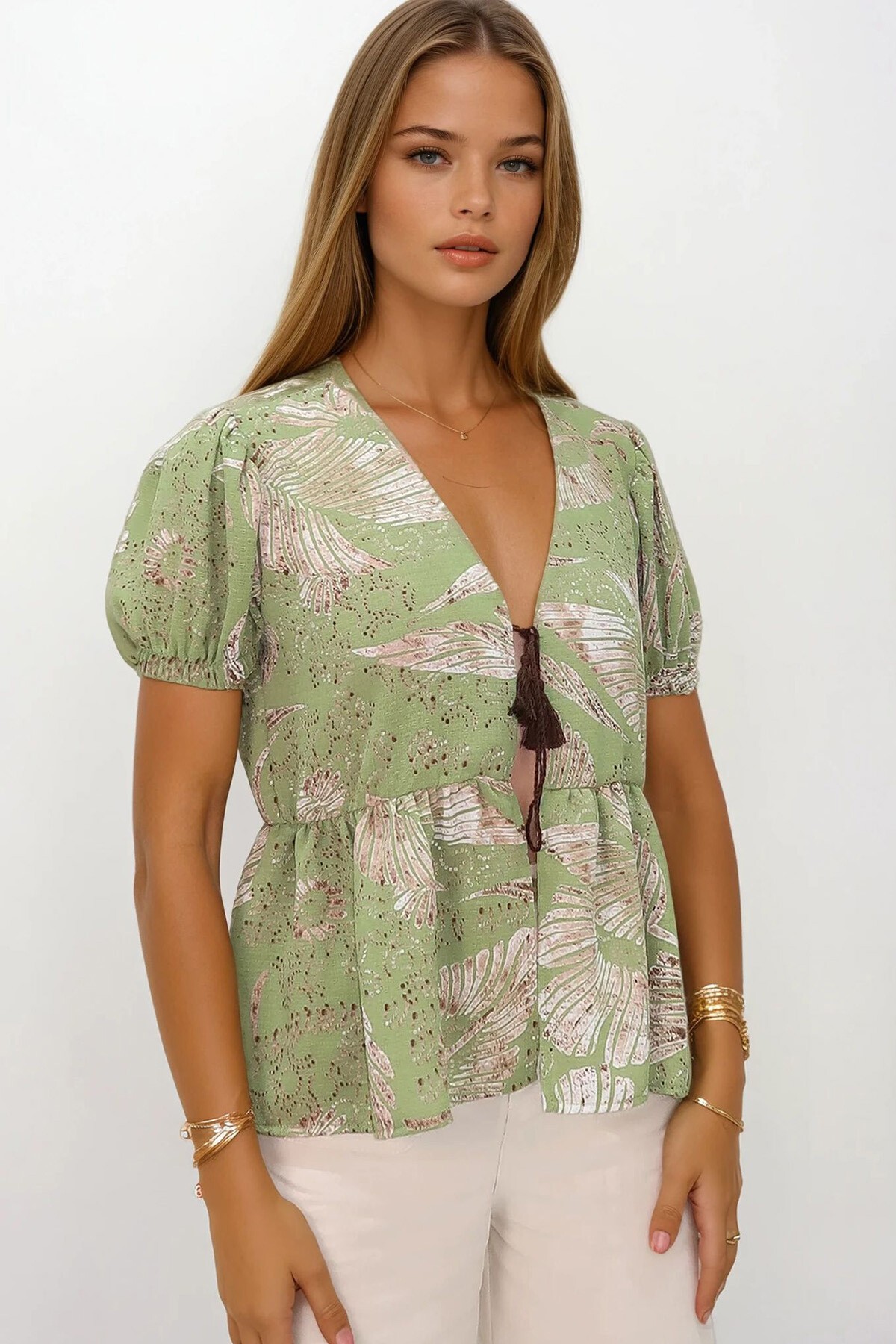 Yeşil V Yaka Karpuz Kol Desenli Eteği Volanlı Dokuma Bluz