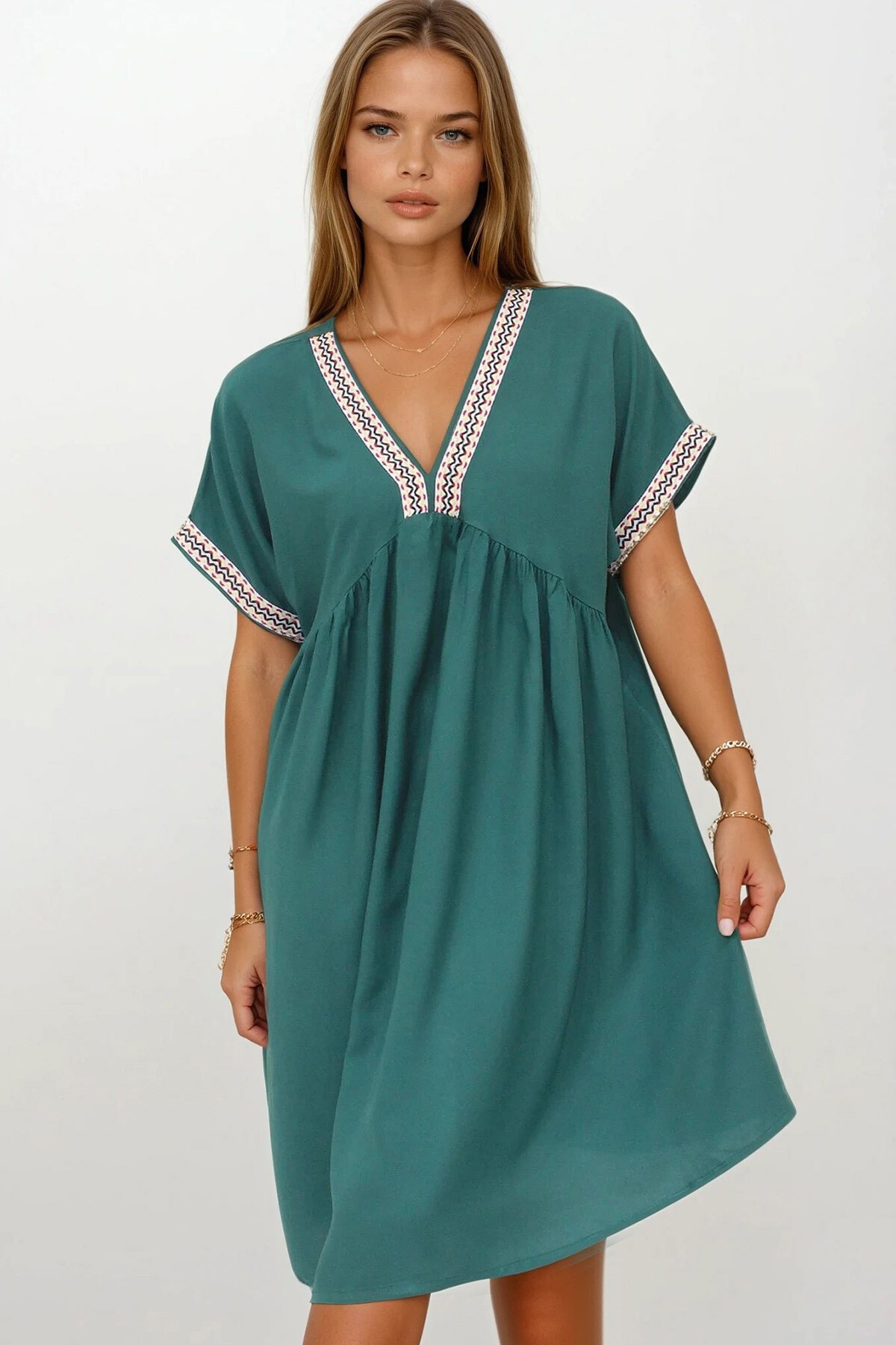 Yeşil V Yaka Kısa Kollu Midi Boy Rahat Kesim Elbise