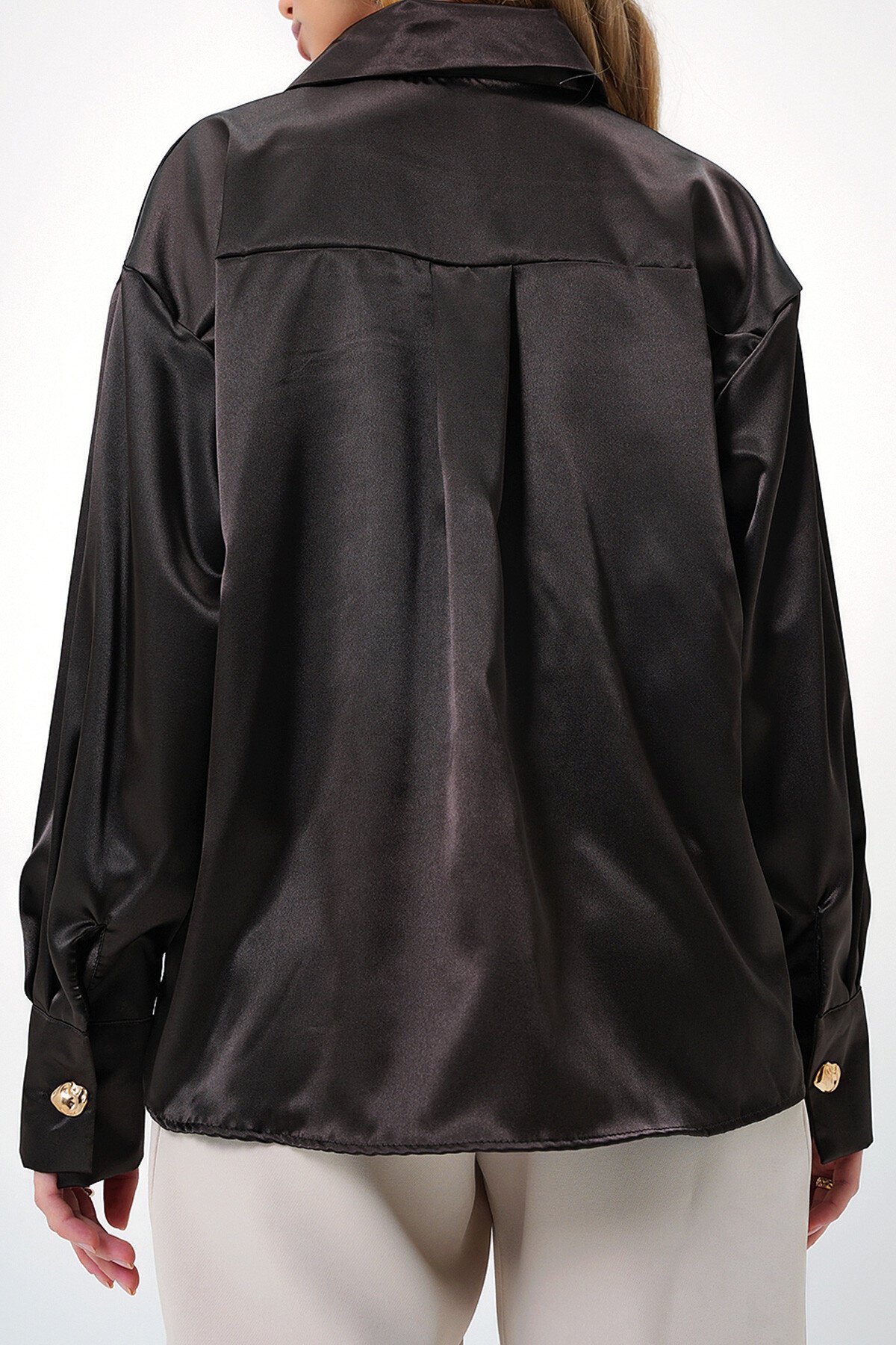 Acı Kahve Gizli Patlı Gold Düğme Detaylı Saten Gömlek