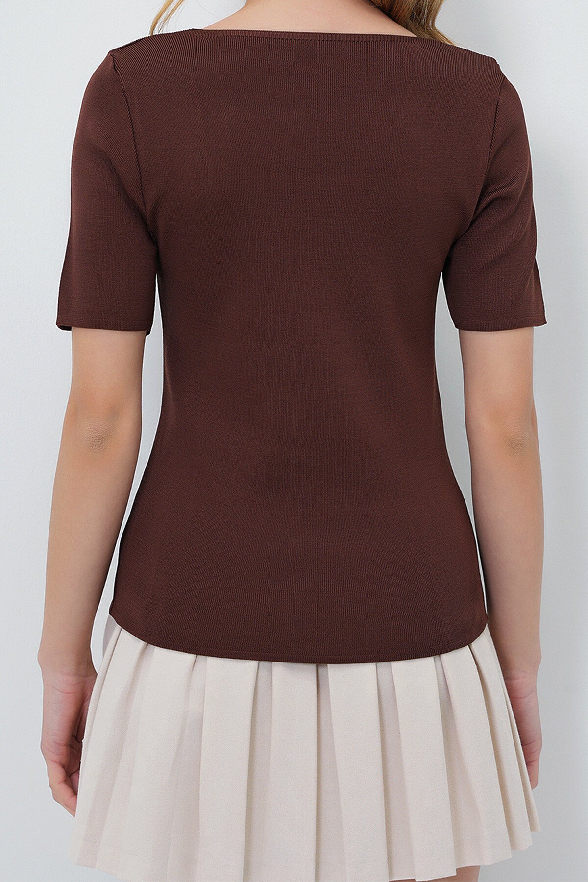 Acı Kahve Kare Yaka Kısa Kollu Mevsimlik Triko Bluz