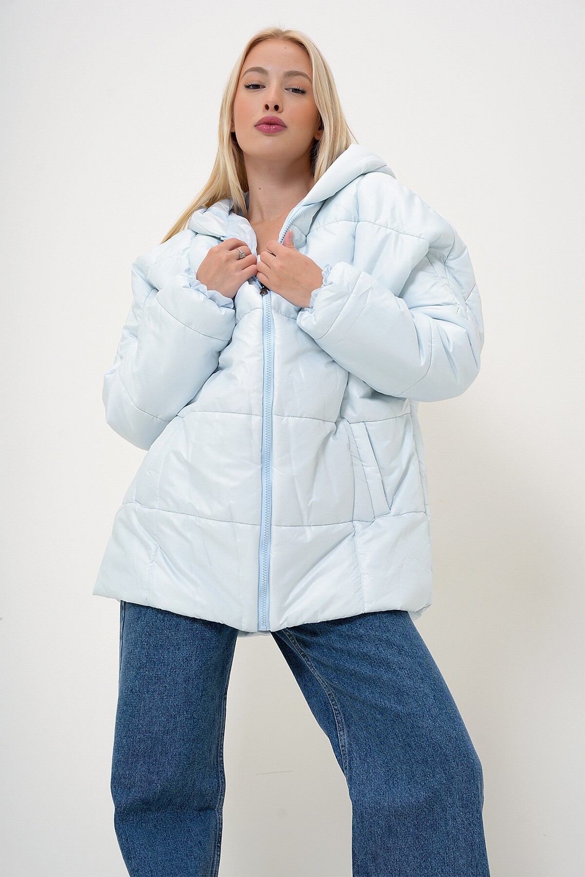 Açık Mavi Kapüşonlu Fleto Cepli Puffer Fashion Oversize Şişme Mont