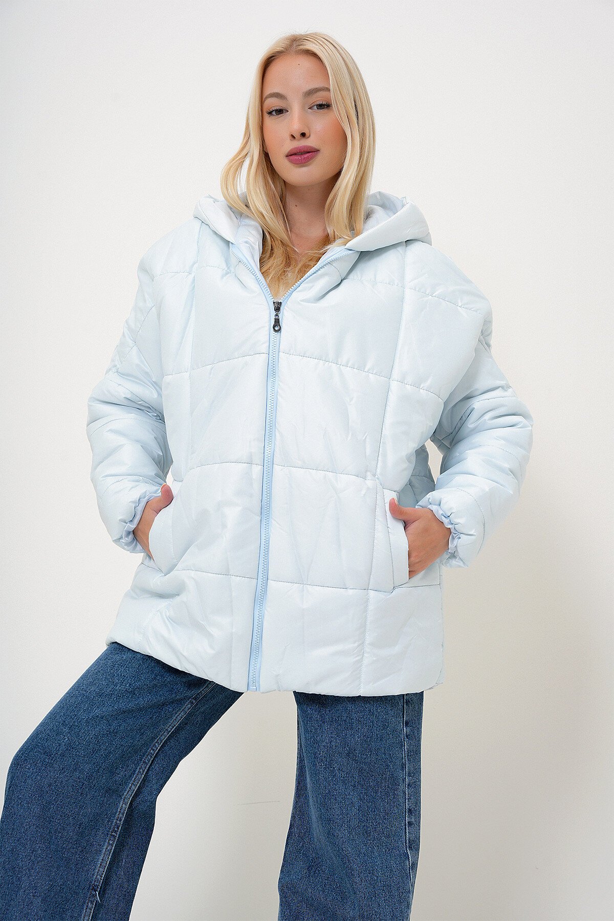 Açık Mavi Kapüşonlu Fleto Cepli Puffer Fashion Oversize Şişme Mont