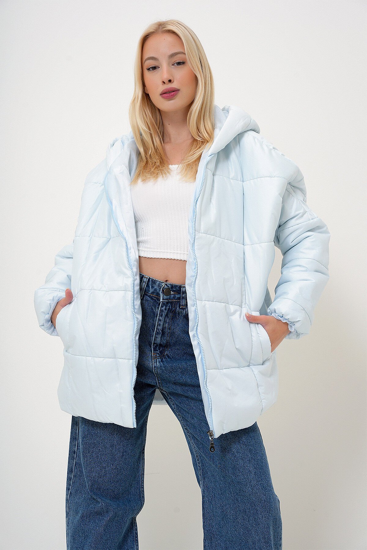 Açık Mavi Kapüşonlu Fleto Cepli Puffer Fashion Oversize Şişme Mont
