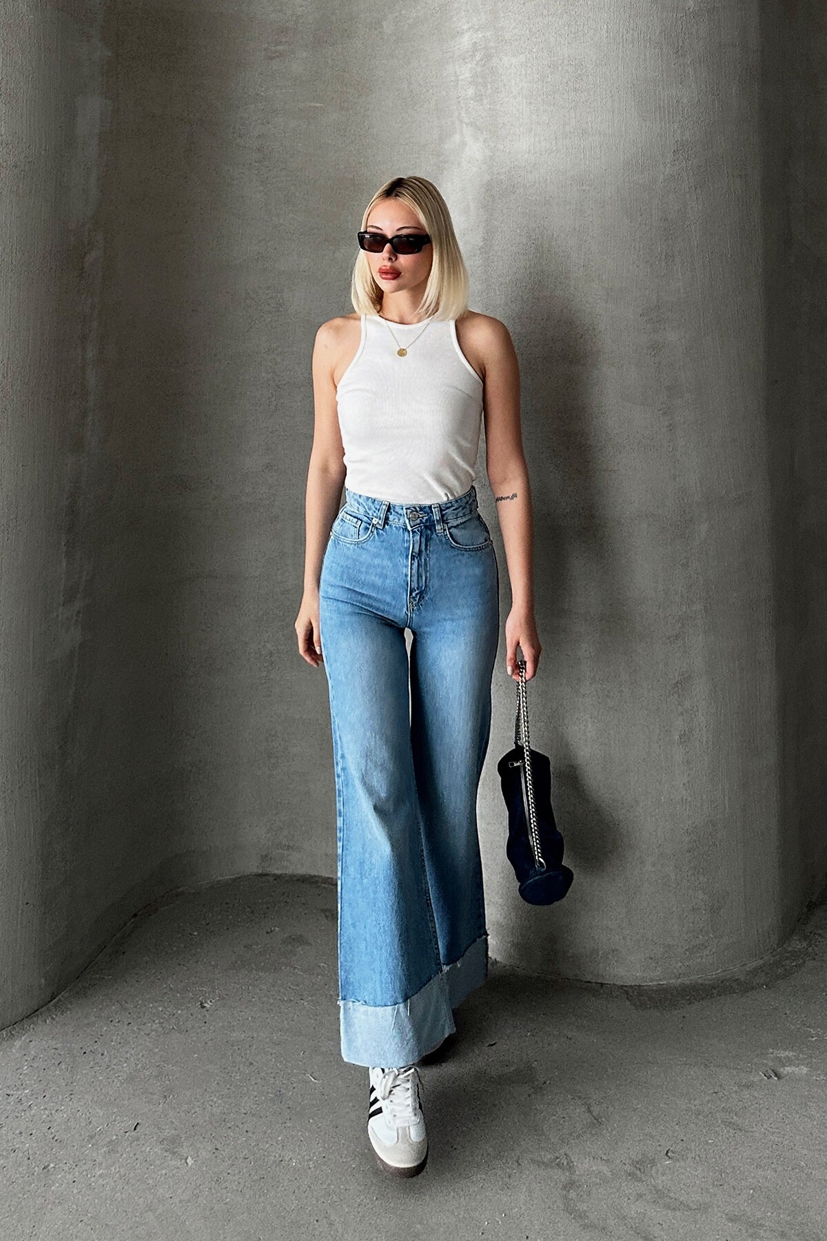 Açık Mavi Paçası Yamalı Yüksek Bel Beş Cepli Palazzo Jean