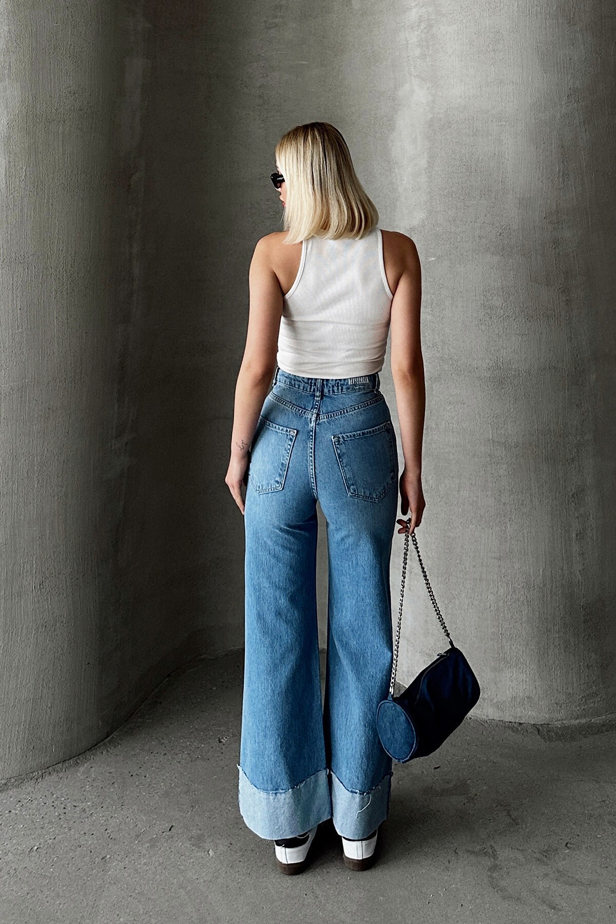 Açık Mavi Paçası Yamalı Yüksek Bel Beş Cepli Palazzo Jean