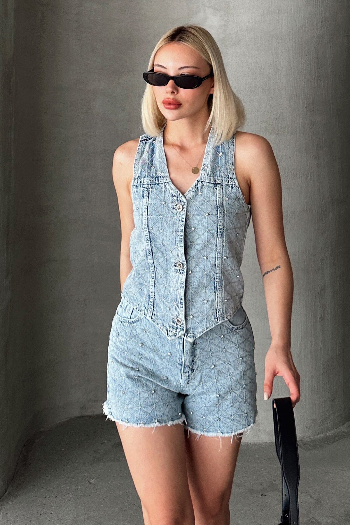 Açık Mavi Taş İşlemeli Sıfır Kol Kot Yelek