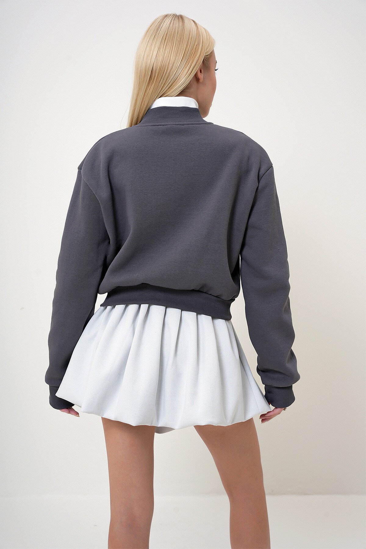 Antrasit Çıt Çıt Kapamalı Çift Cepli İçi Şardonlu Crop Ceket