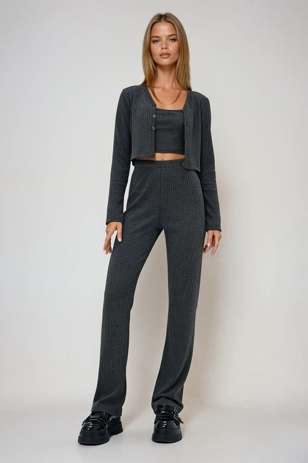 Antrasit Pamuklu İp Askılı Bustiyer V Yaka Crop Hırka Ve Palazzo Pantolon Takım