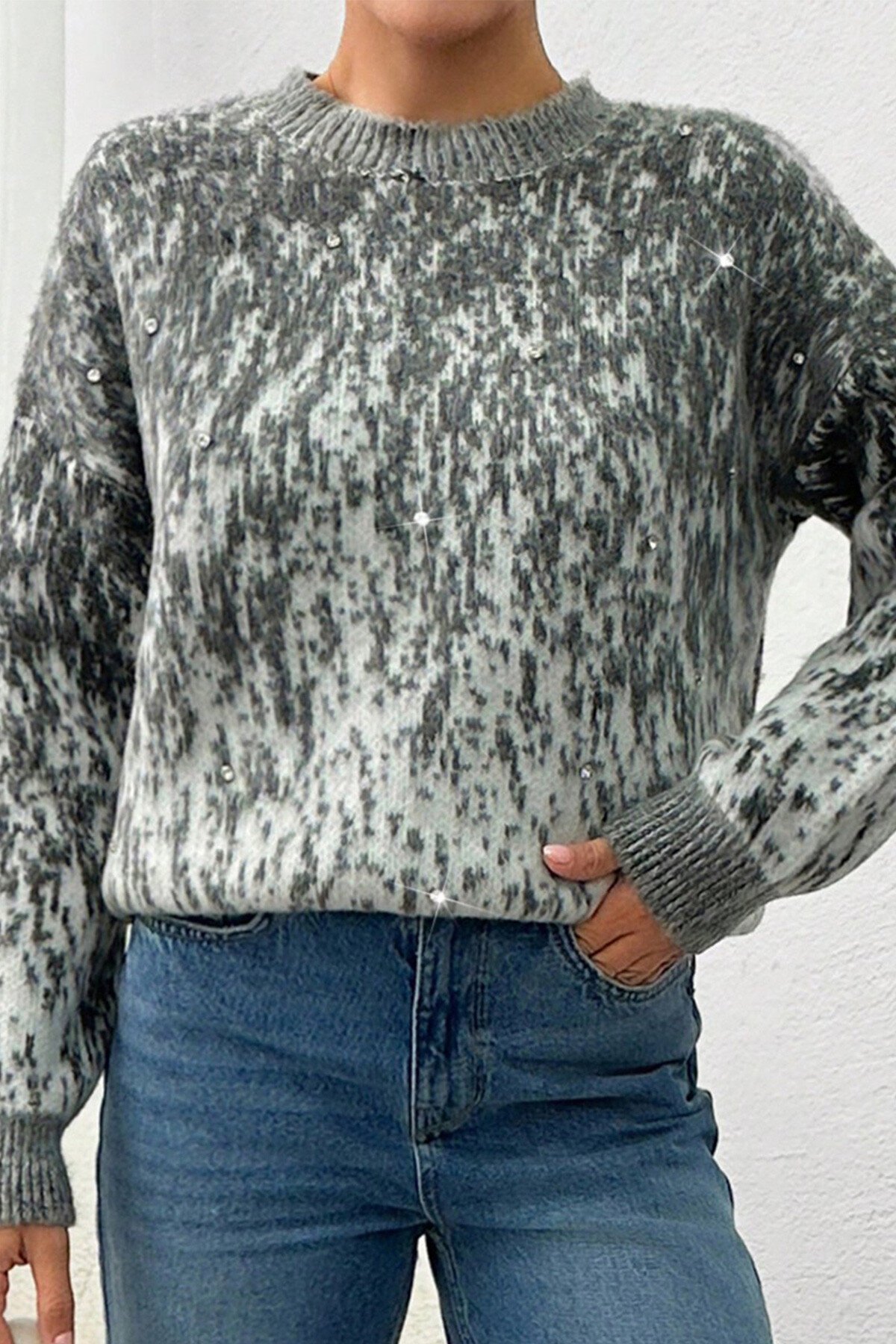 Antrasit Renk Bloklu Taş İşlemeli Yünlü Triko Kazak