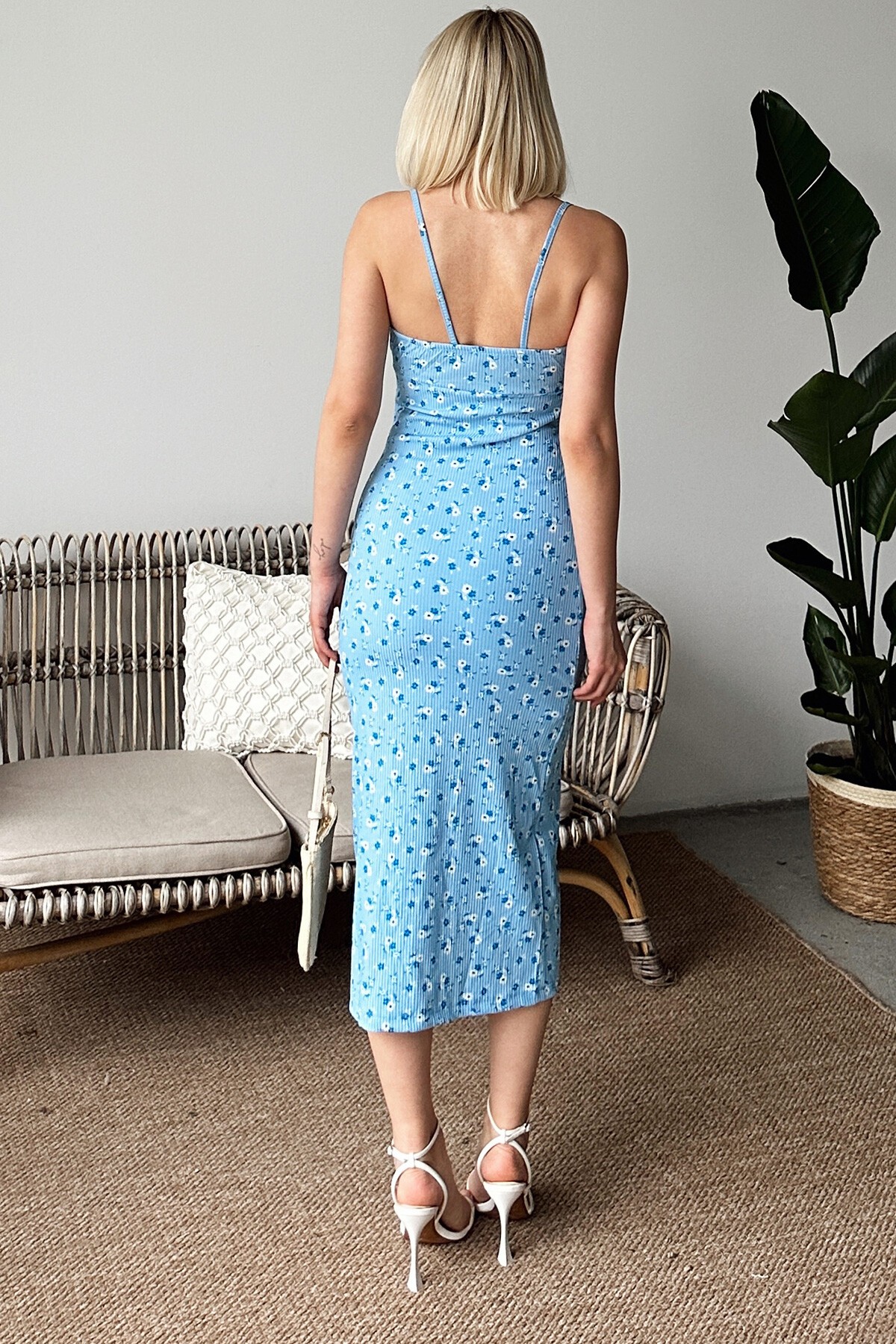 Bebemavi Ayarlanabilir İnce Askılı Yanı Yırtmaçlı Çiçek Desenli Elbise