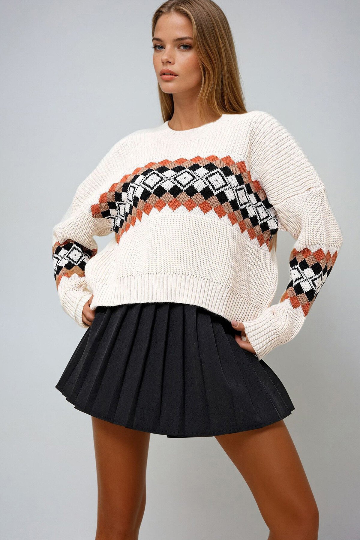 Bej Bisiklet Yaka Triko Crop Kazak