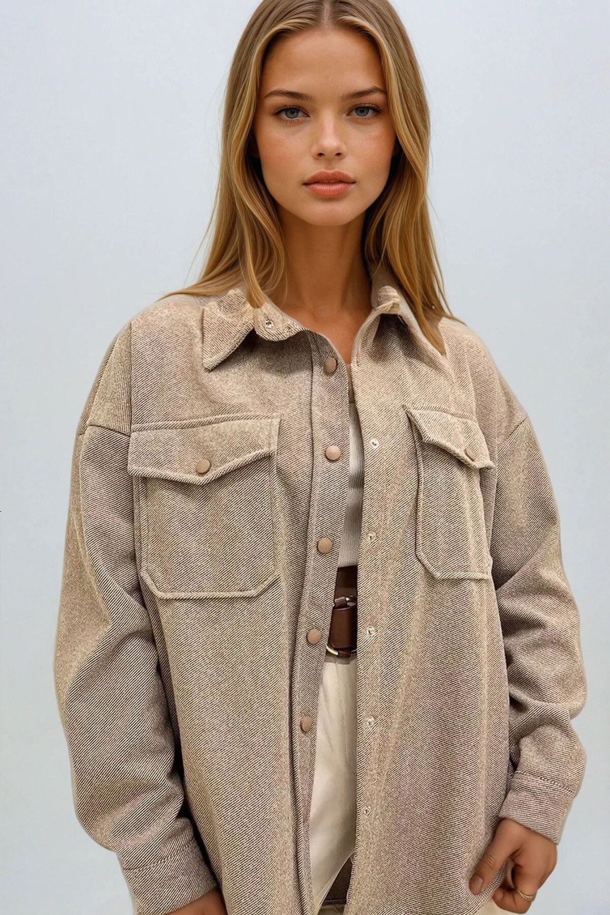 Bej Çift Cepli Çıt Çıt Kapamalı Oversize Ceket