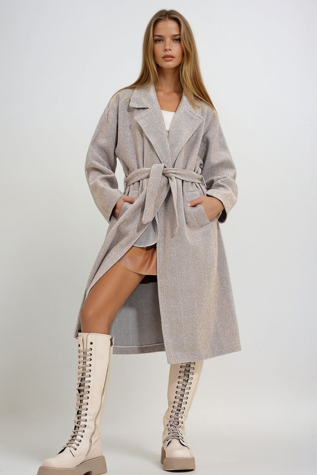 Bej Çift Cepli İçi Astarsız Kendinden Kemerli Kaşe Kaban