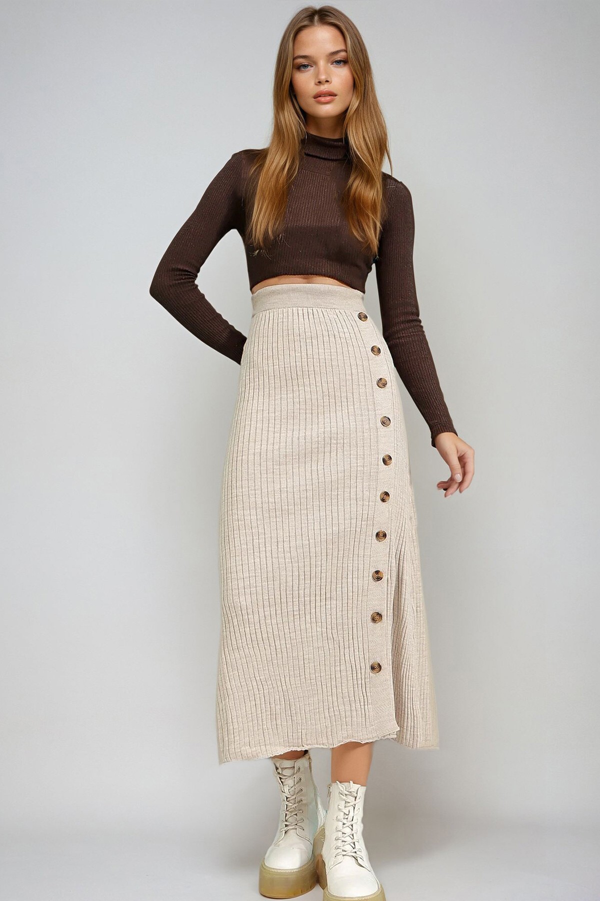 Bej Düğme Detaylı Triko Etek