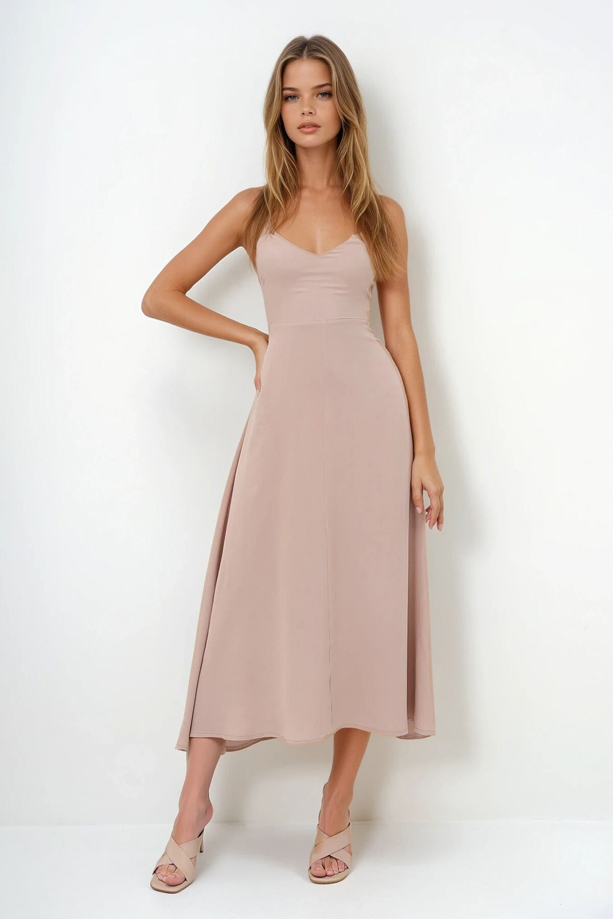 Bej İp Askılı Sırtı Bağlama Detaylı Maxi Boy Yazlık Elbise