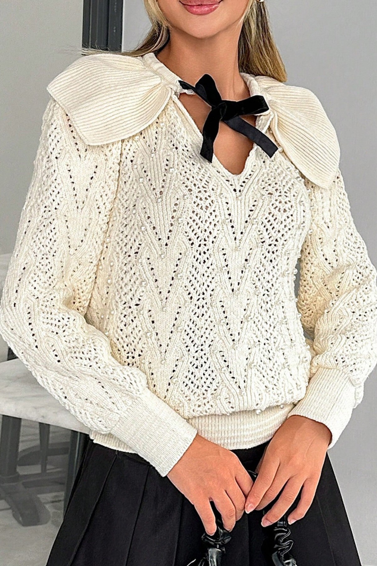 Bej Kurdela Detaylı Triko Kazak