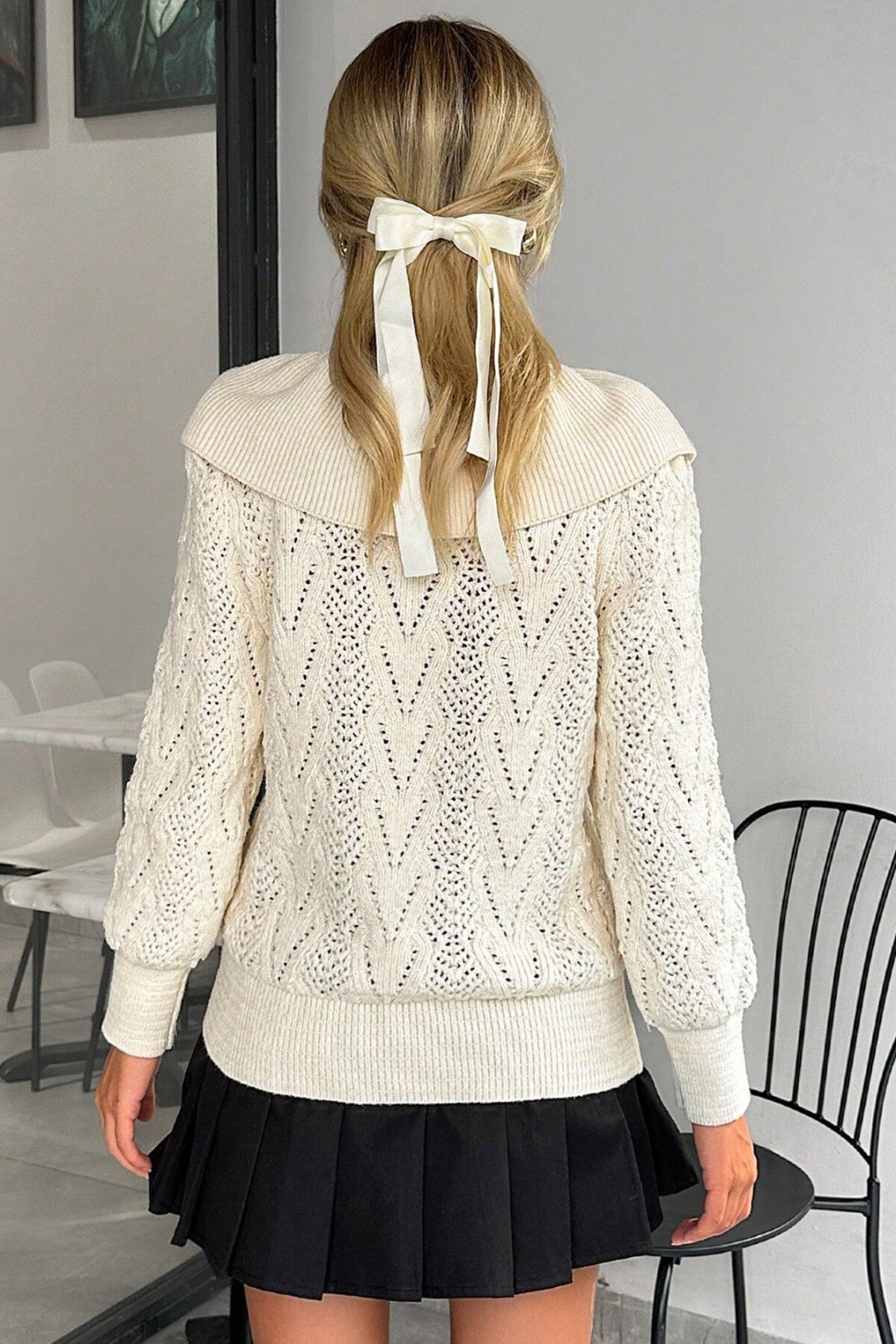 Bej Kurdela Detaylı Triko Kazak