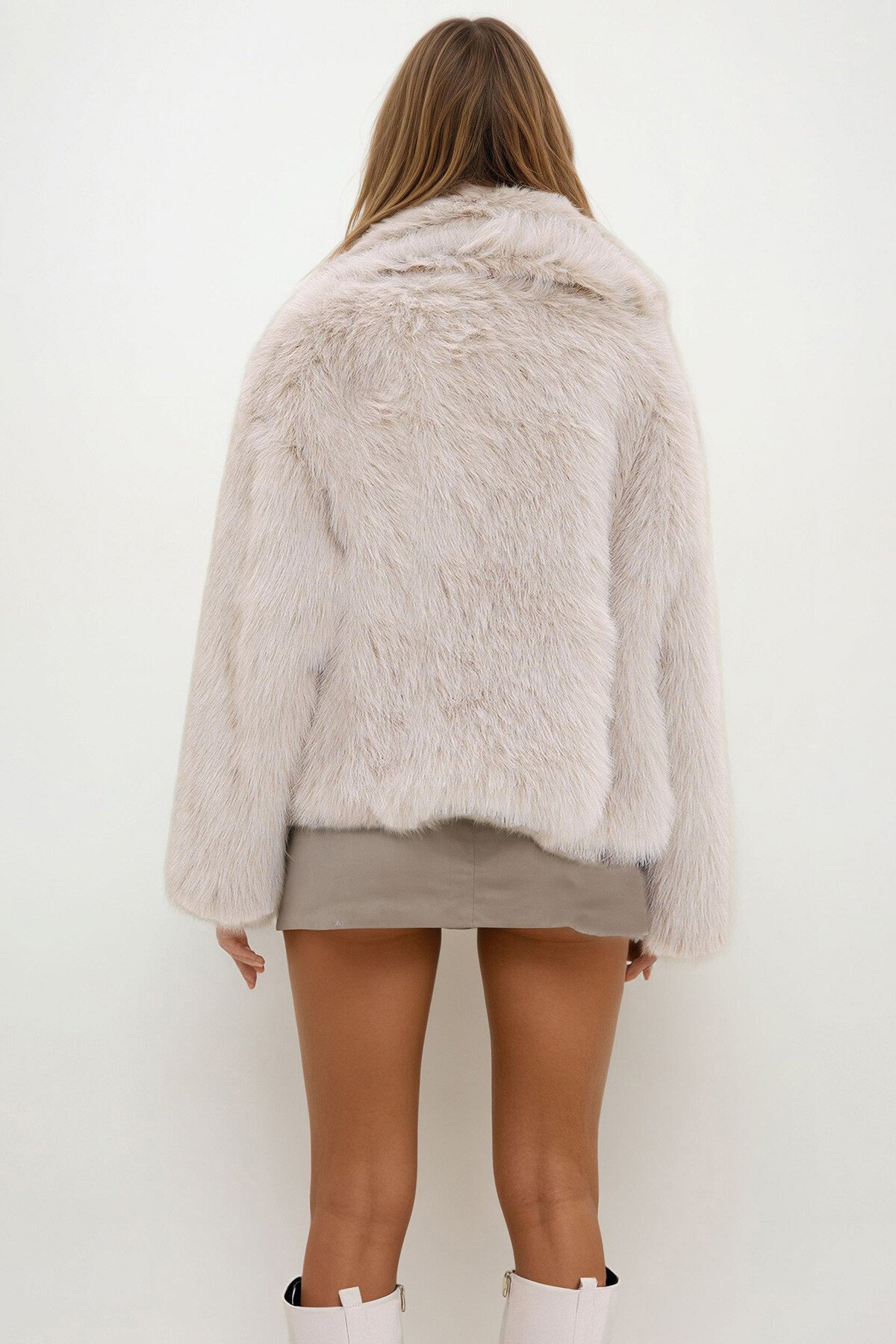 Bej Şal Yaka İçi Astarlı Çıtçıt Kapamalı Kürk Ceket