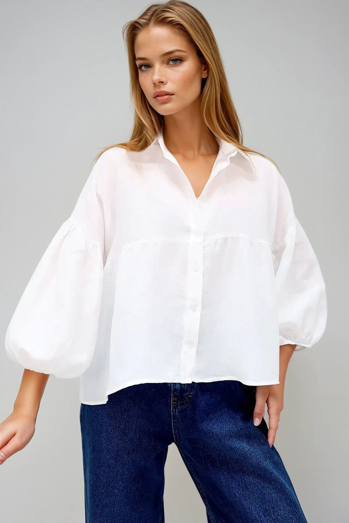 Beyaz Balon Kol Lastikli Eteği Volanlı Keten Gömlek