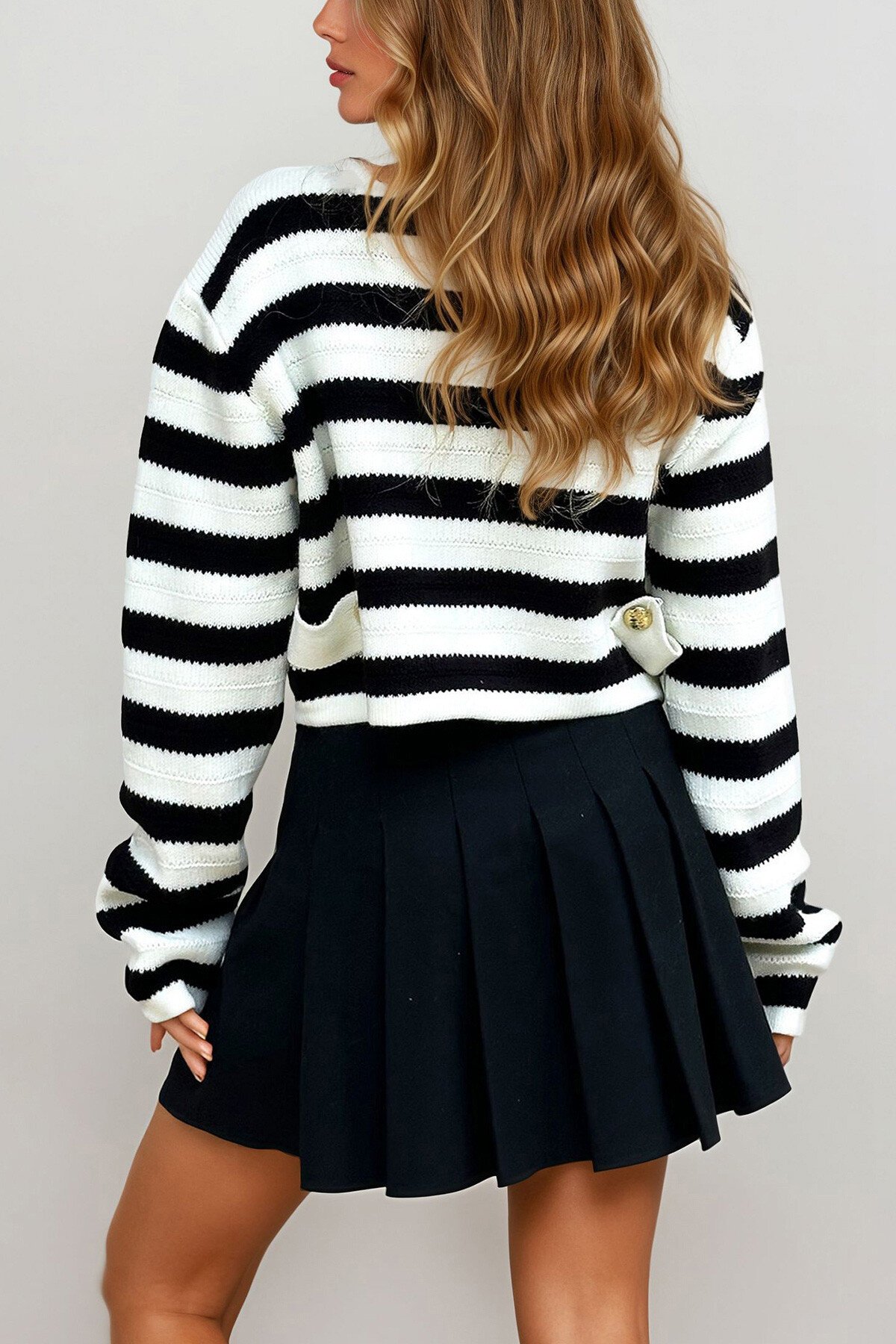 Beyaz Bisiklet Yaka Çizgili Gold Düğmeli Örme Triko Hırka