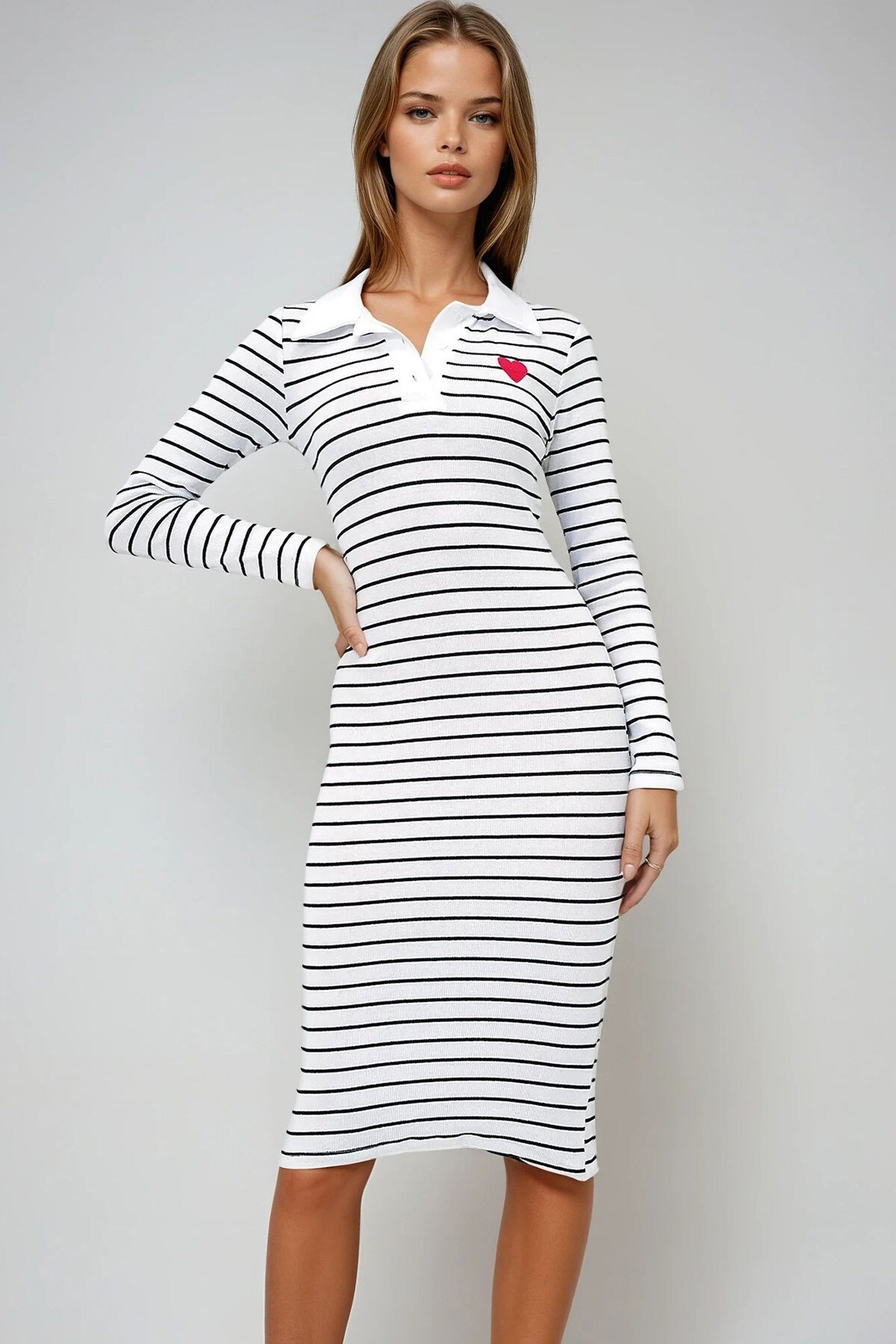 Beyaz Çizgili Polo Yaka Kalp Nakışlı Düğmeli Basic Elbise