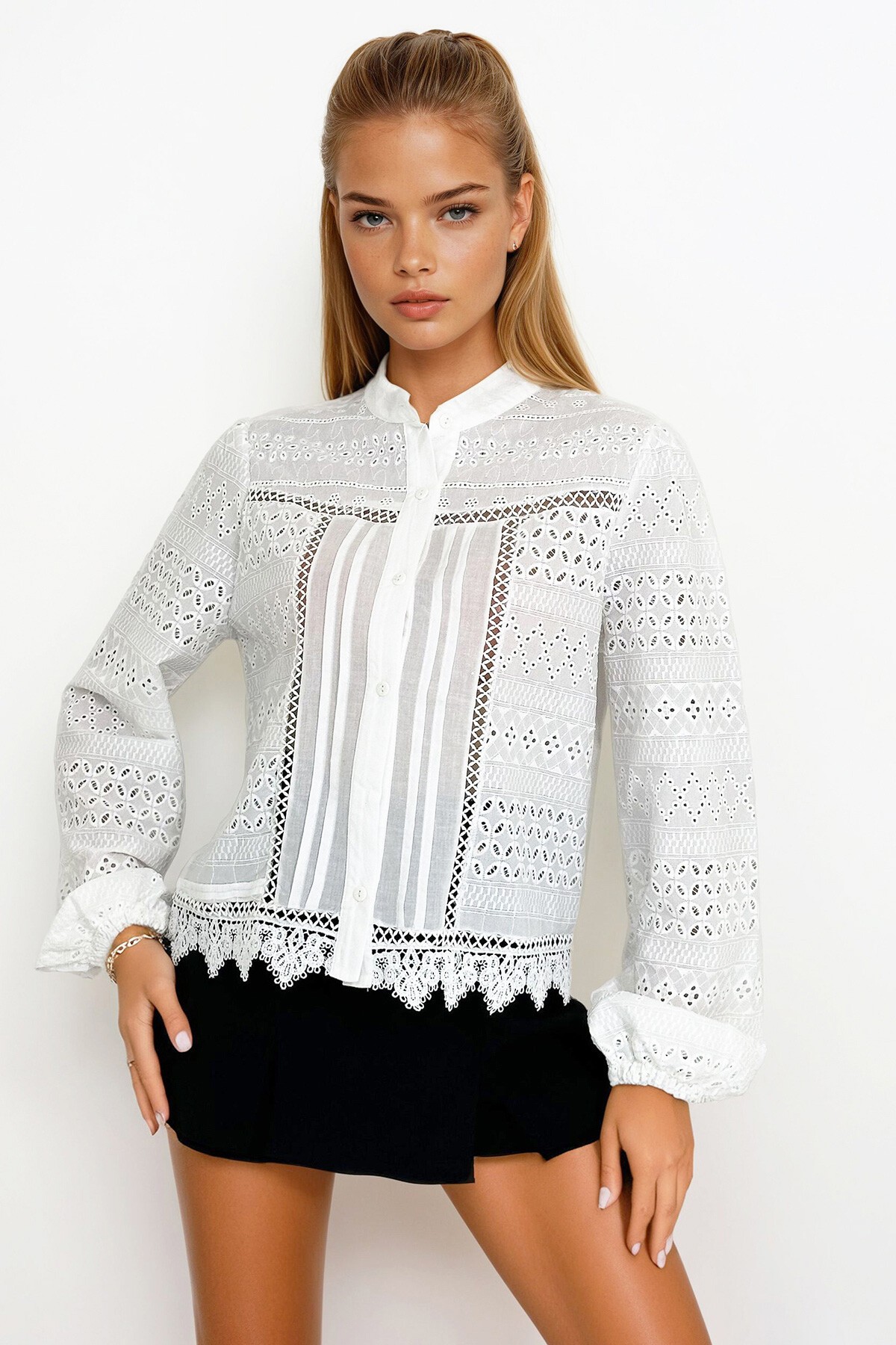 Beyaz Fisto Ve Nakışlı Gömlek