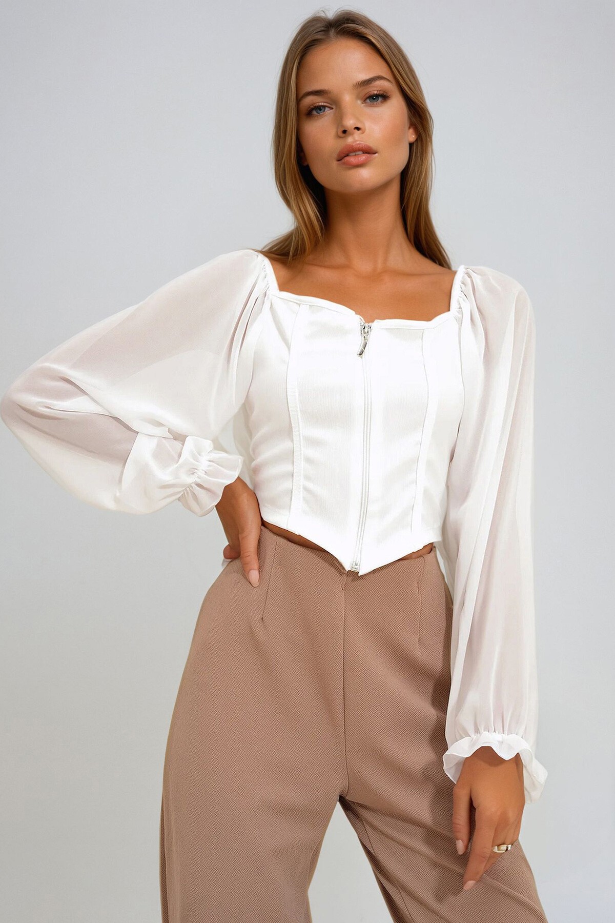 Beyaz Kare Yaka Fermuarlı Kolları Tül Bluz