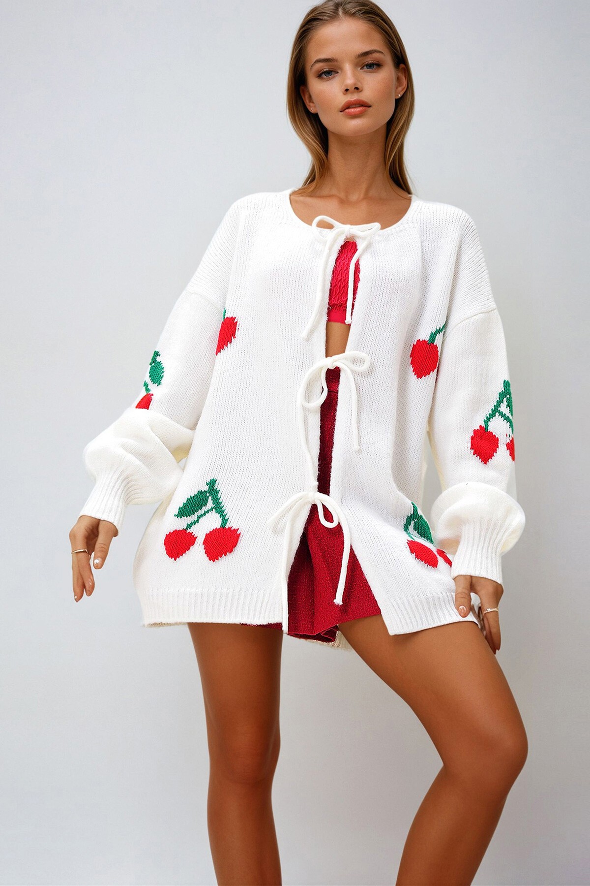 Beyaz Kare Yaka Önden Bağlamalı Kiraz İşlemeli Triko Hırka