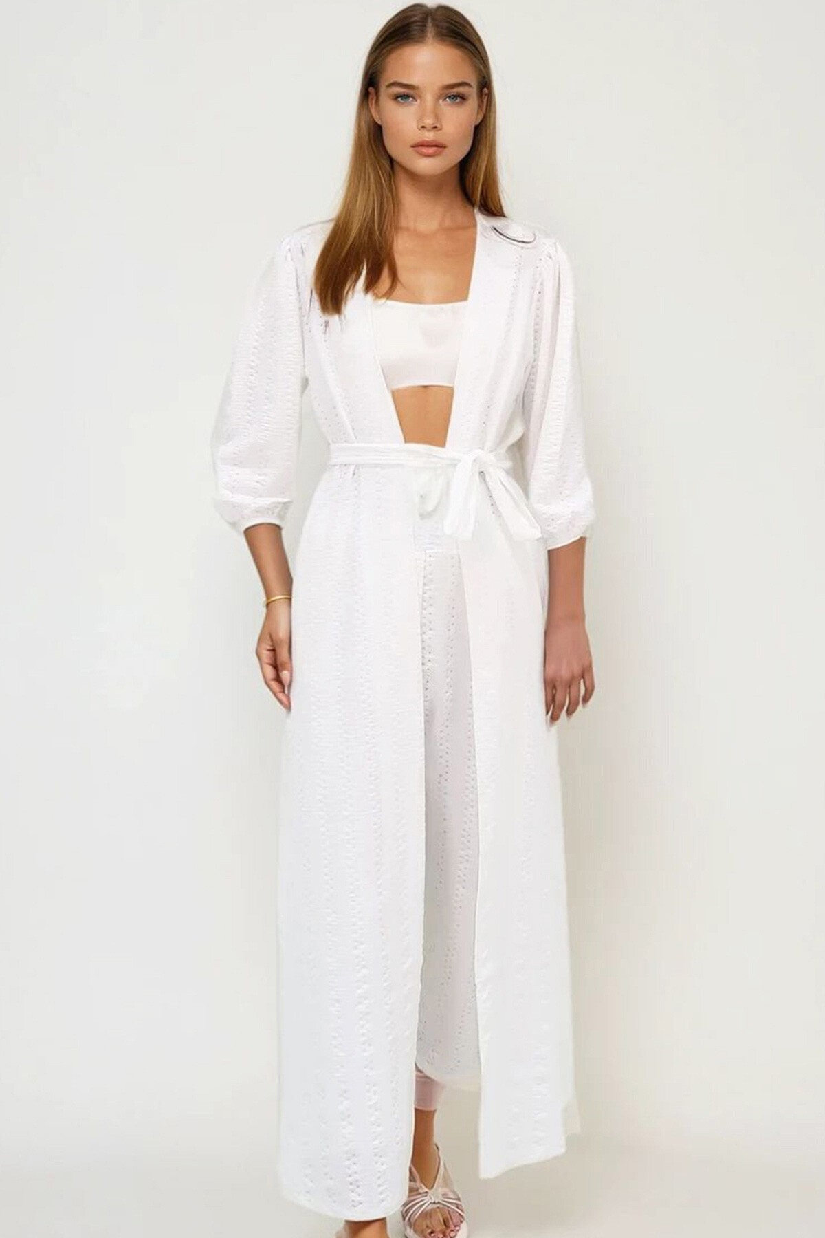 Beyaz Kendinden Dokulu Ajurlu Uzun Pantolonlu Kimono Takım