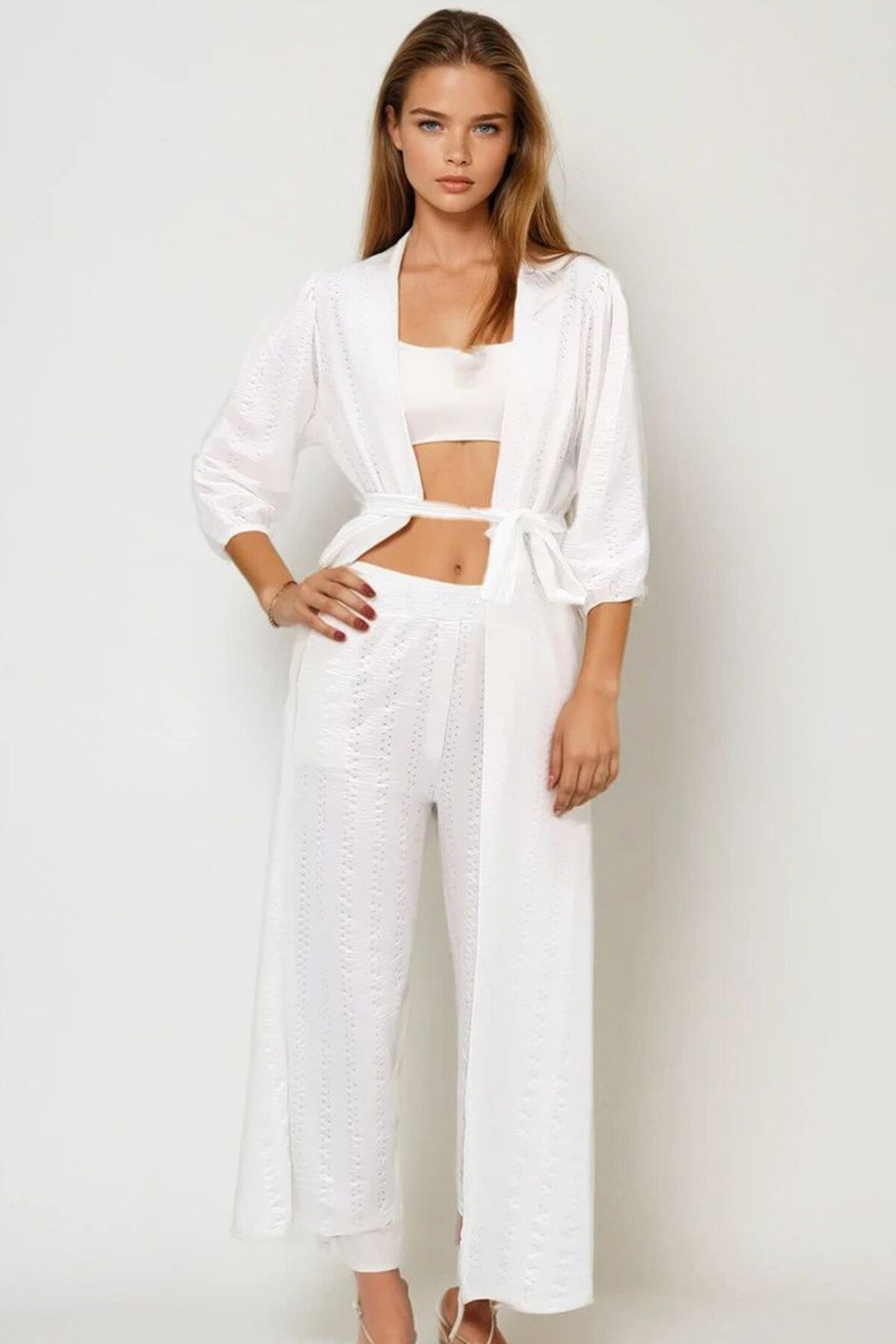 Beyaz Kendinden Dokulu Ajurlu Uzun Pantolonlu Kimono Takım