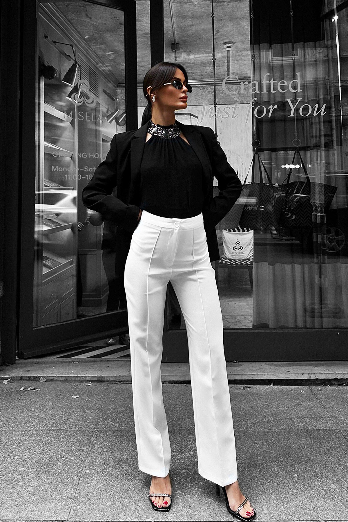 Beyaz Önü Çımalı Pantolon