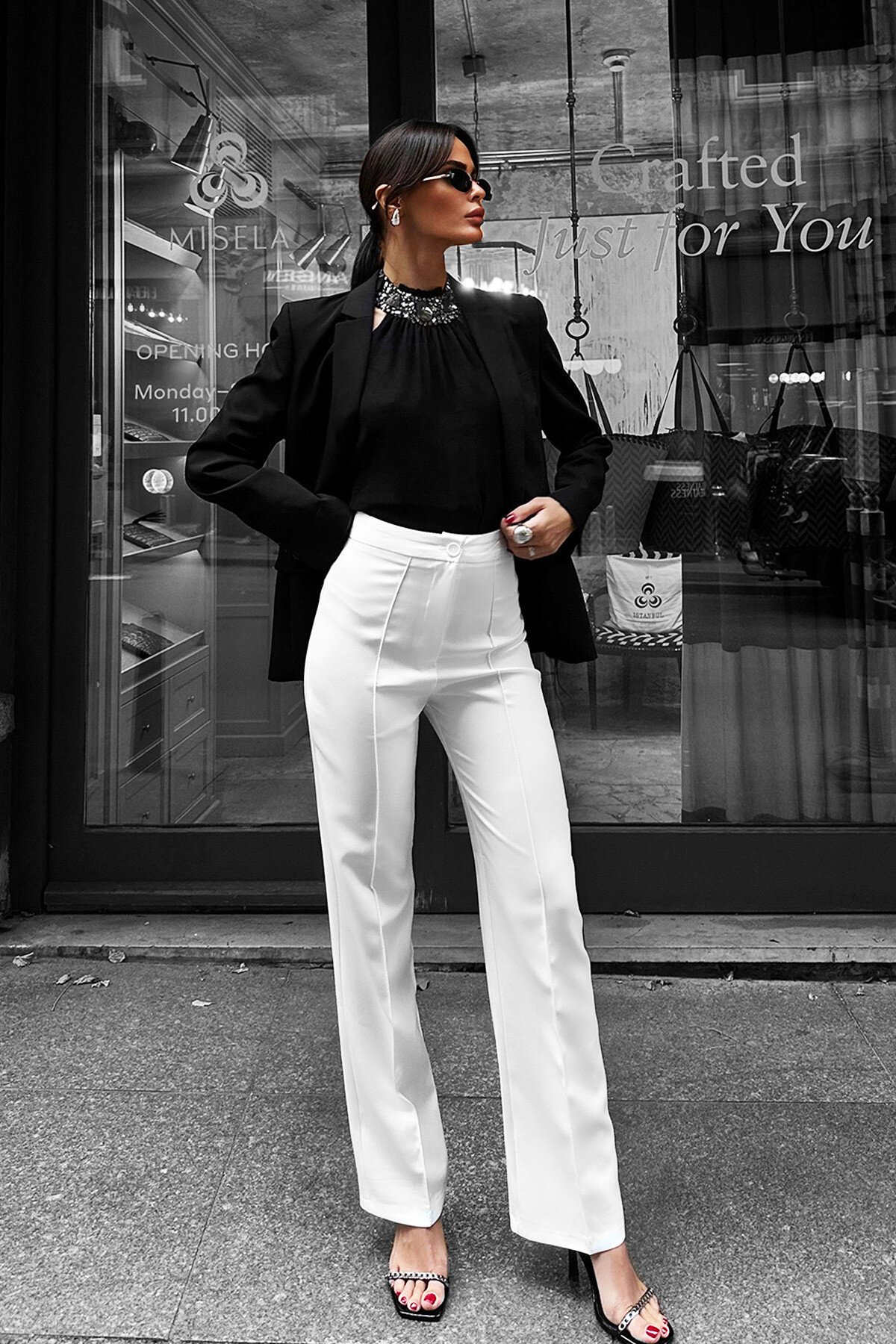 Beyaz Önü Çımalı Pantolon