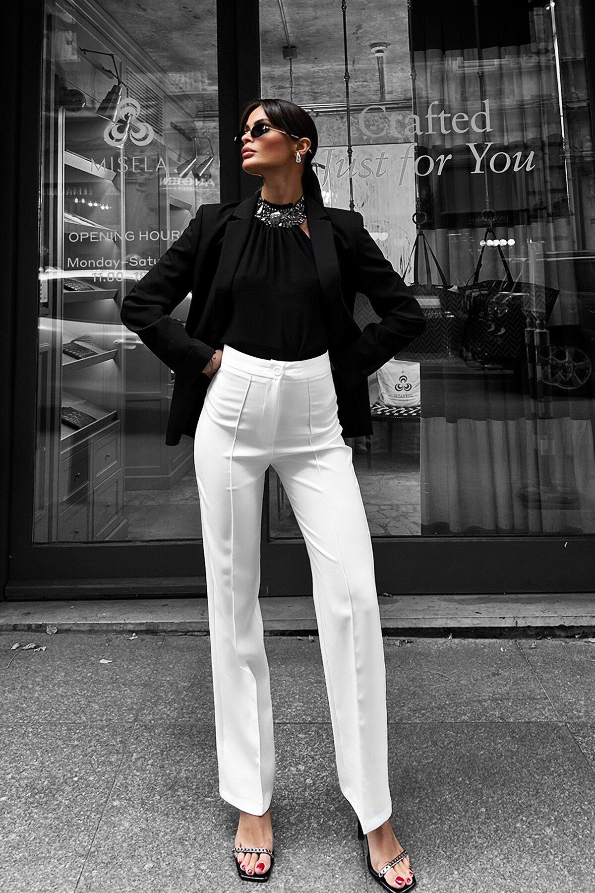 Beyaz Önü Çımalı Pantolon