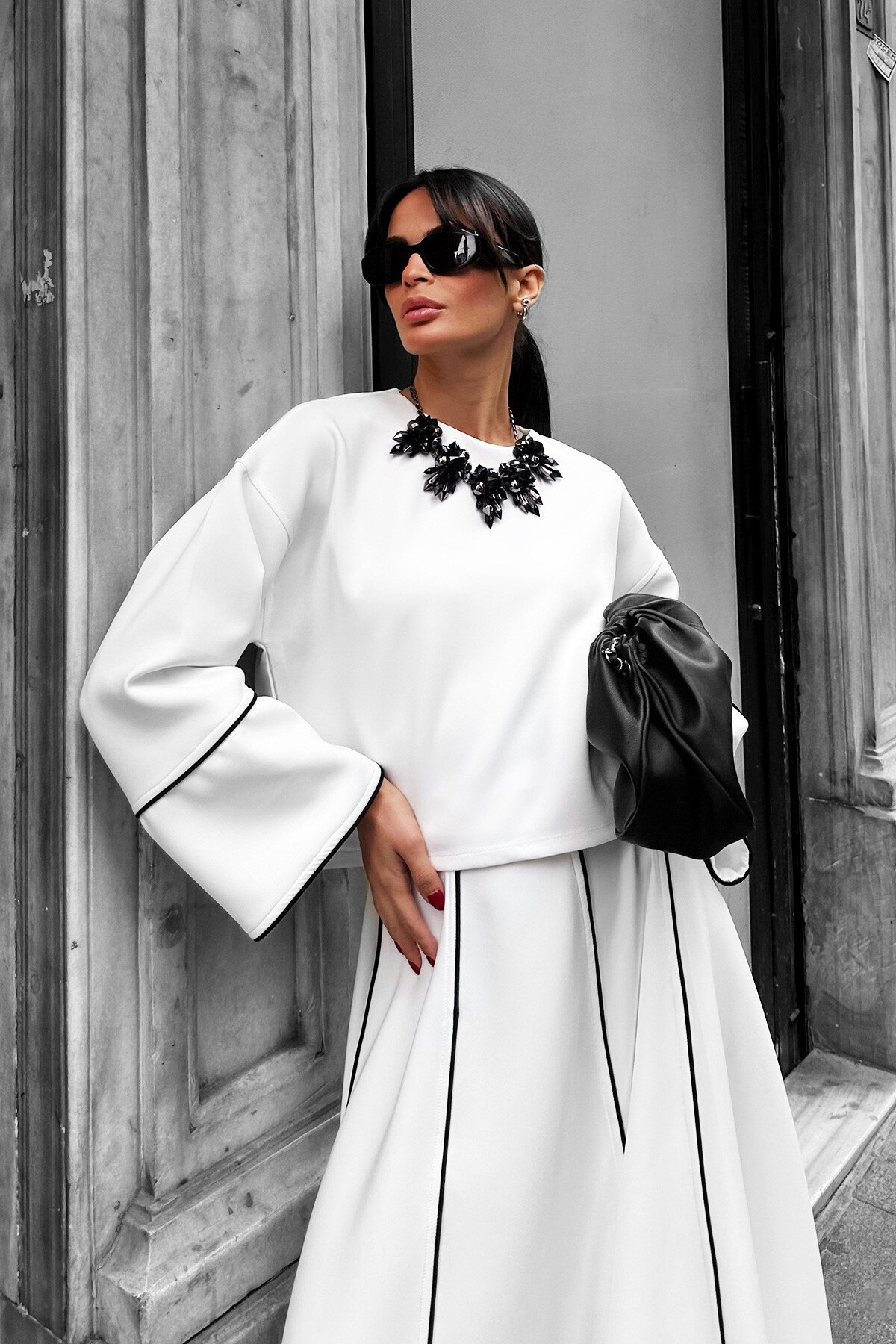 Beyaz Scuba Bluz Ve Etek Takım