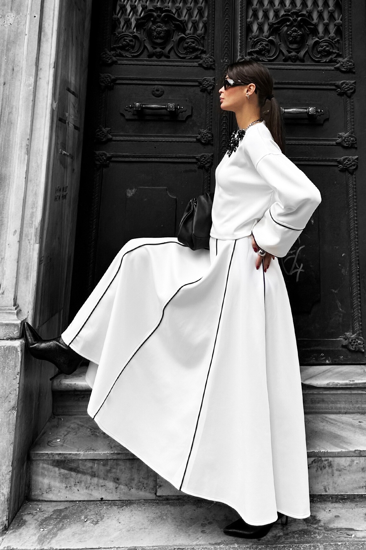 Beyaz Scuba Bluz Ve Etek Takım