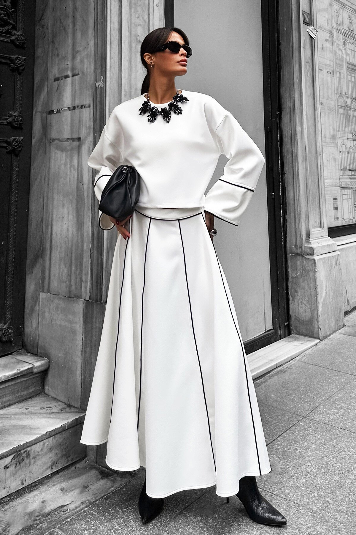 Beyaz Scuba Bluz Ve Etek Takım