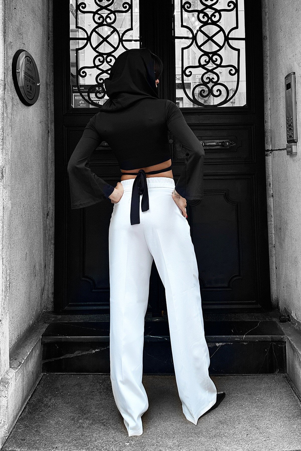 Beyaz Straight Fit Pilili Pantolon